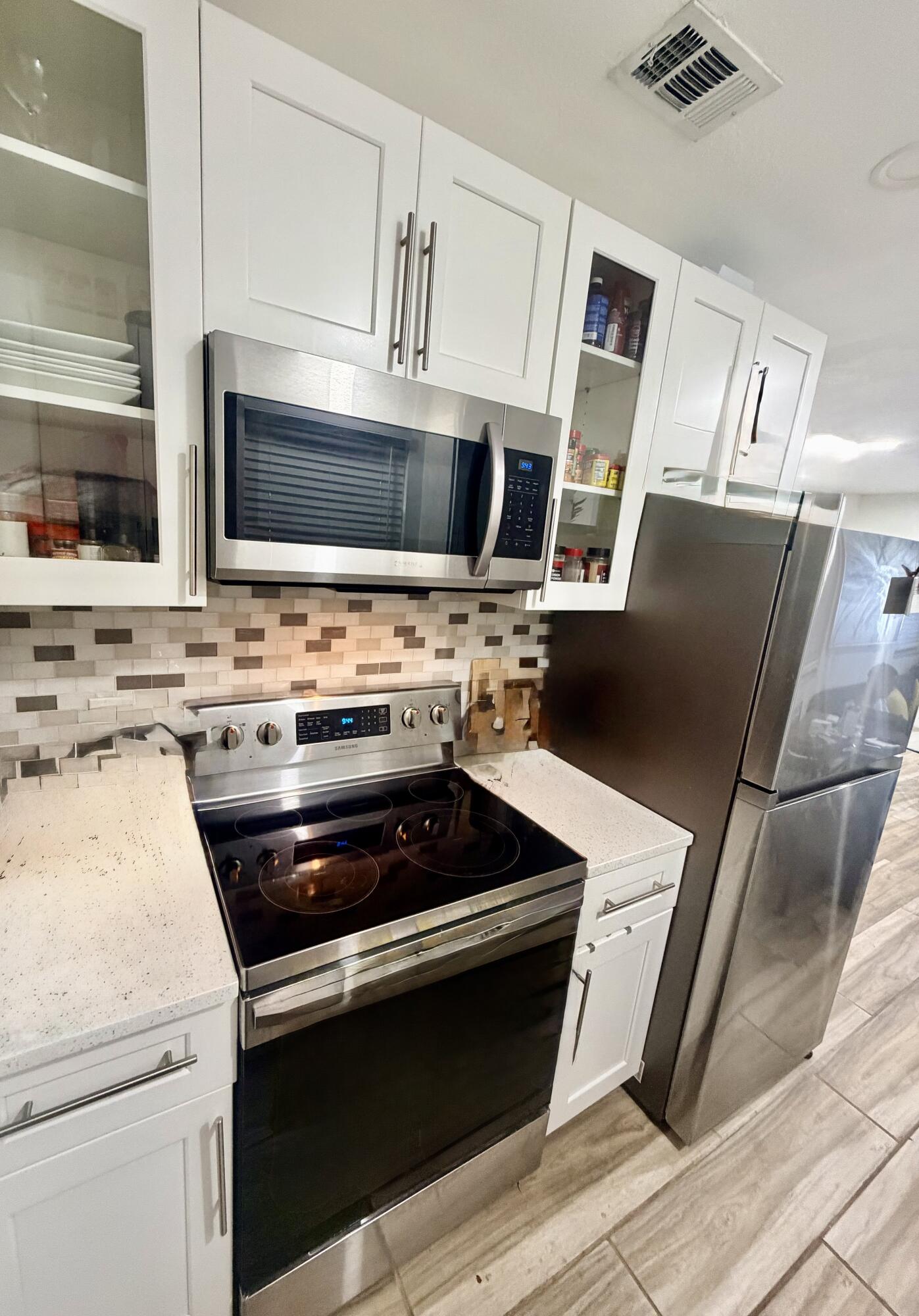WOODLAWN - Residential Lease