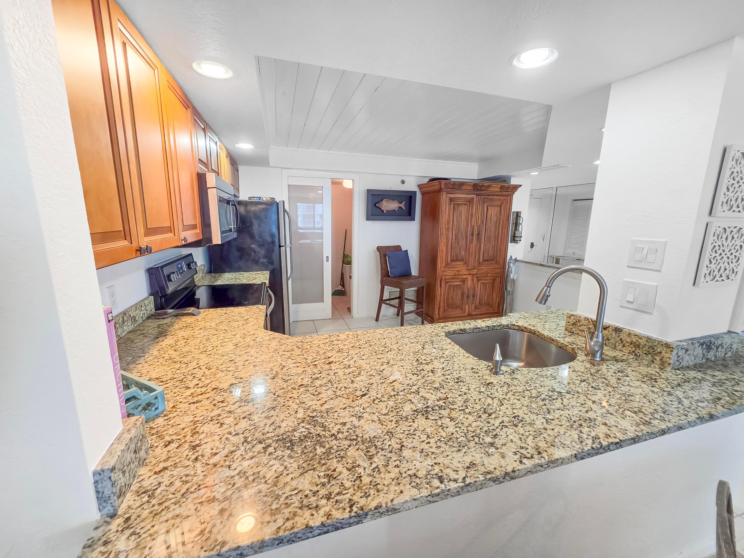 BARCLAY BEACH CLUB PHASE 1, A CONDOMINIUM - Residential Lease