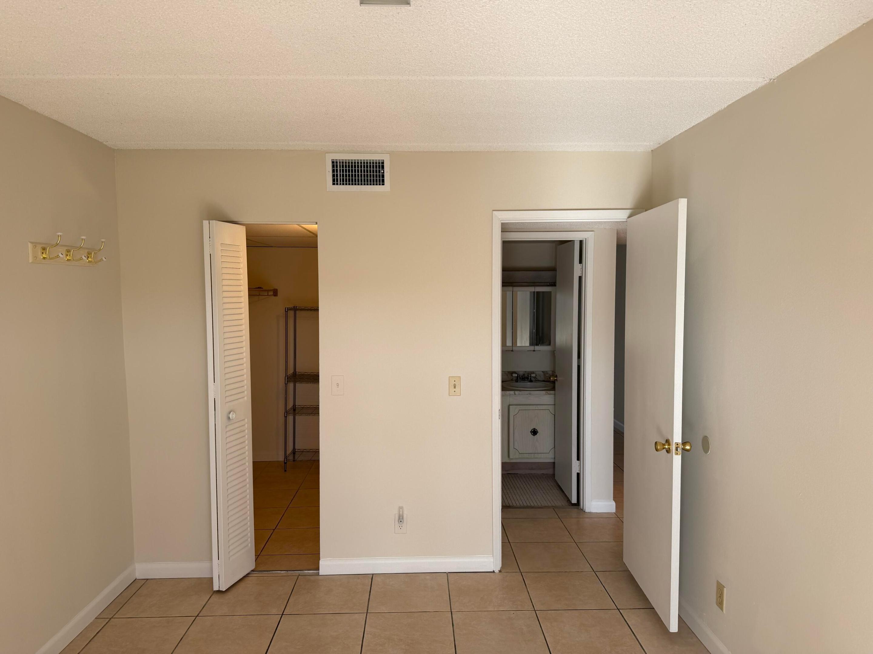 VILLAGE GREEN - Residential Lease