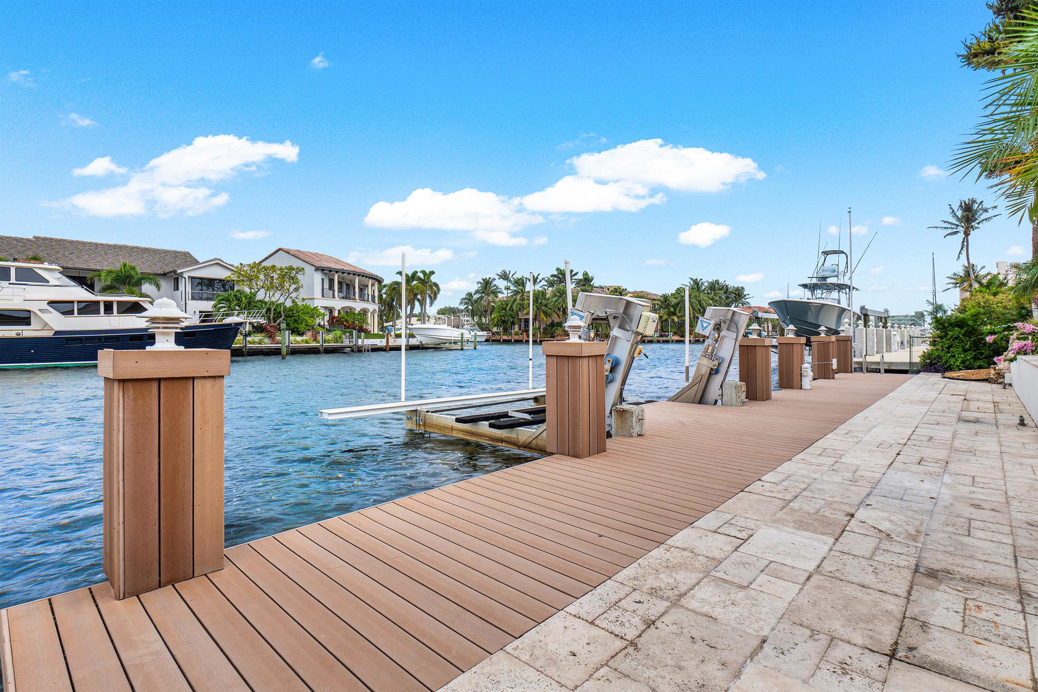 VENETIAN ISLES 1ST SEC - Residential