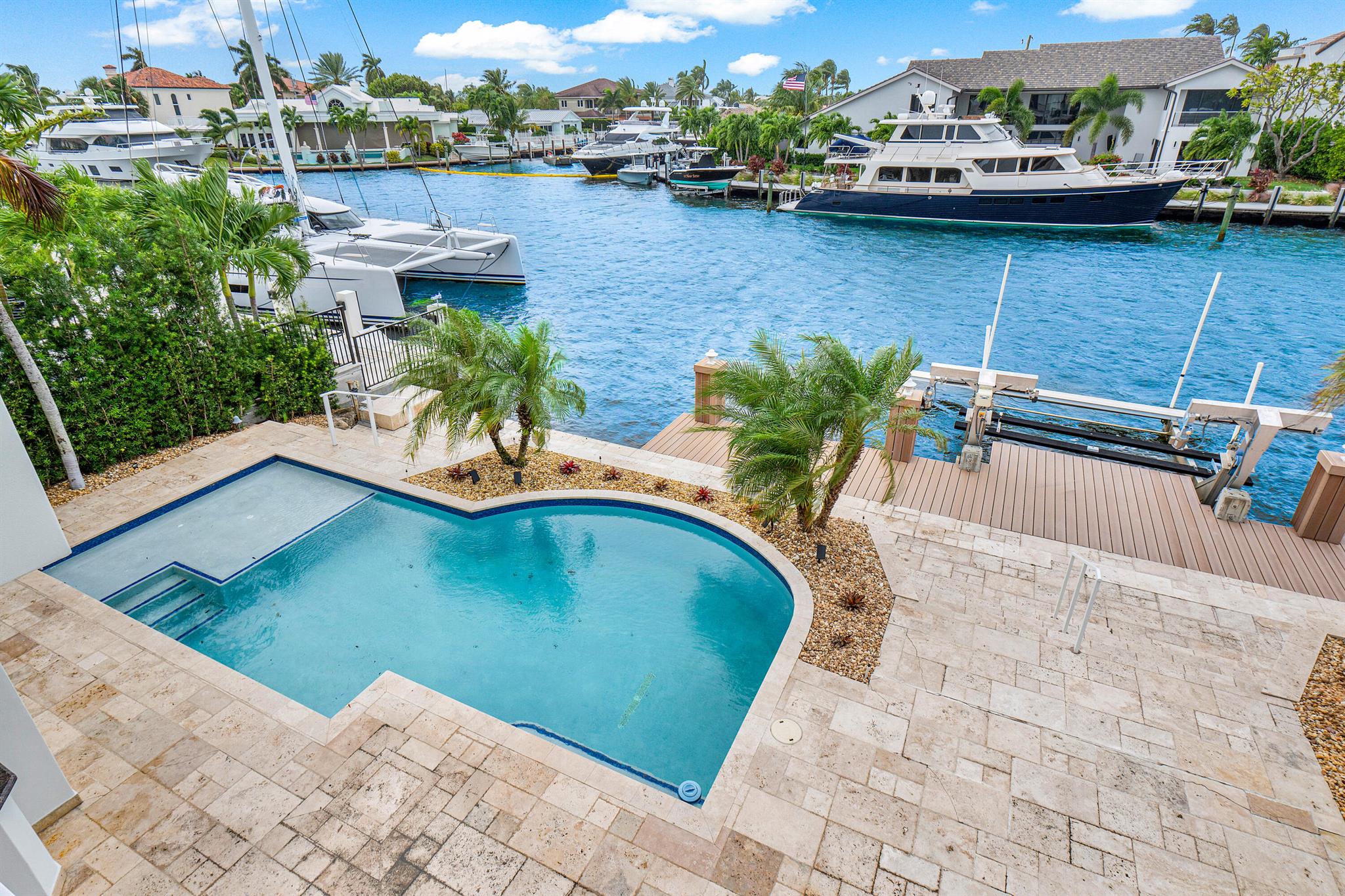 VENETIAN ISLES 1ST SEC - Residential