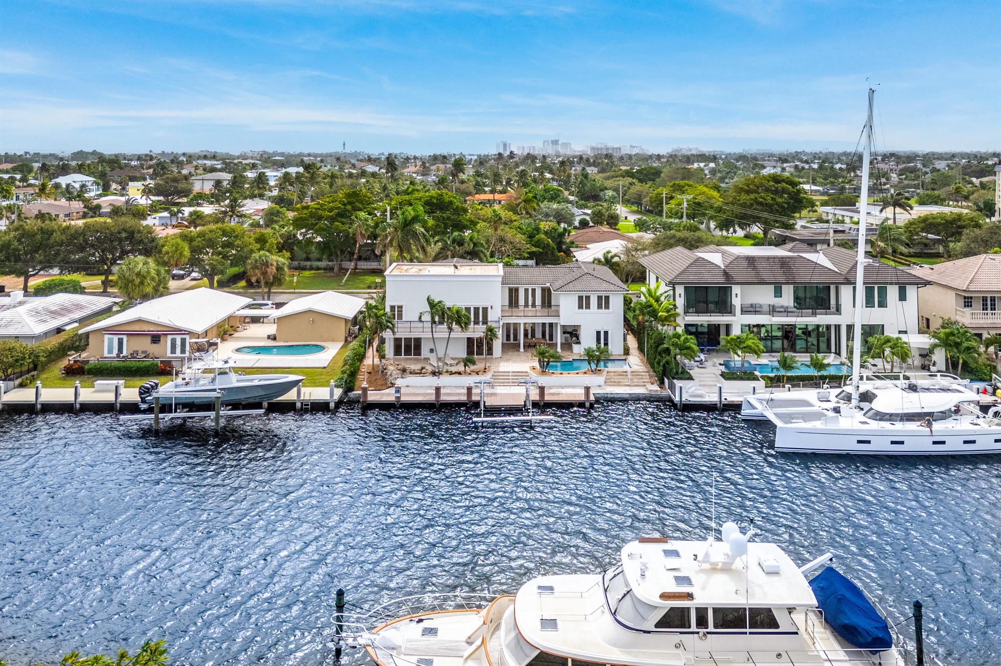 VENETIAN ISLES 1ST SEC - Residential