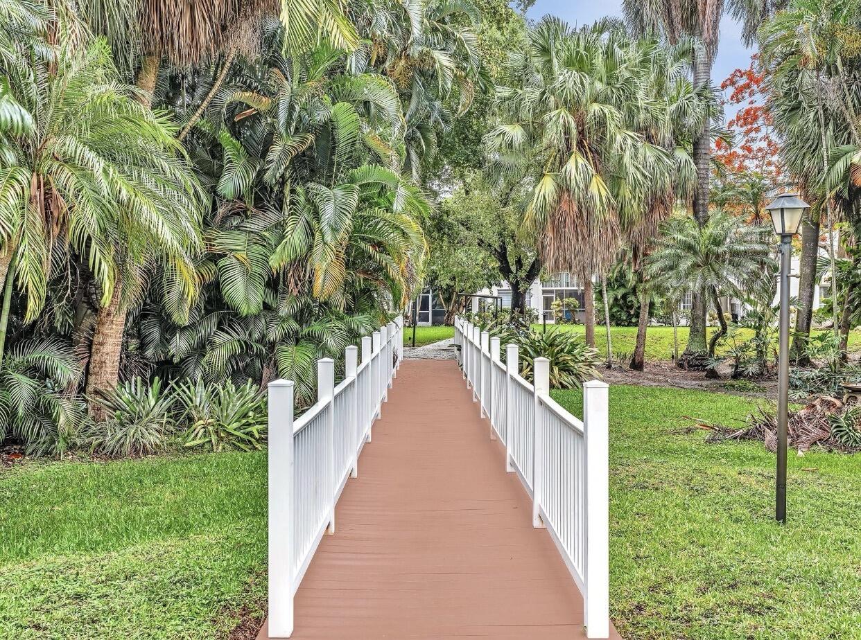 KINGS PARK GARDEN APTS CONDO - Residential