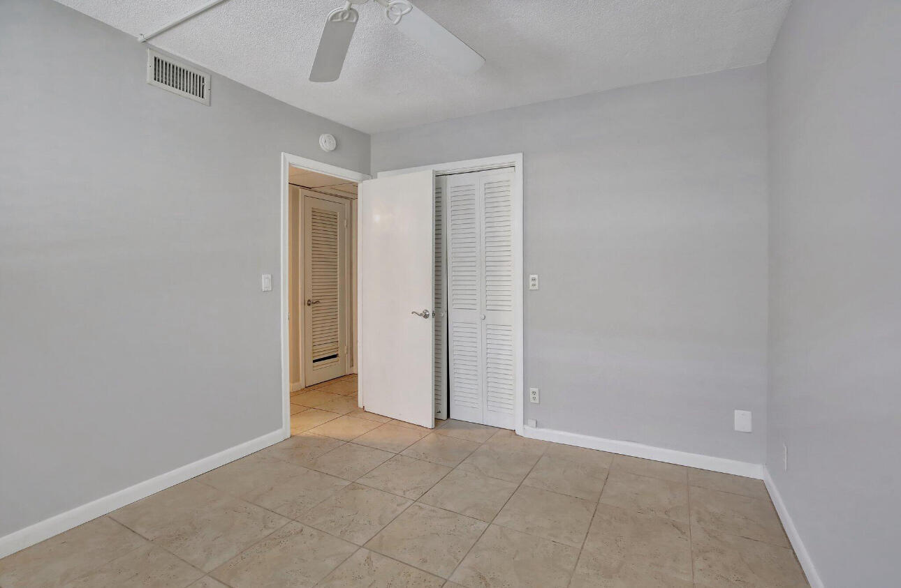KINGS PARK GARDEN APTS CONDO - Residential