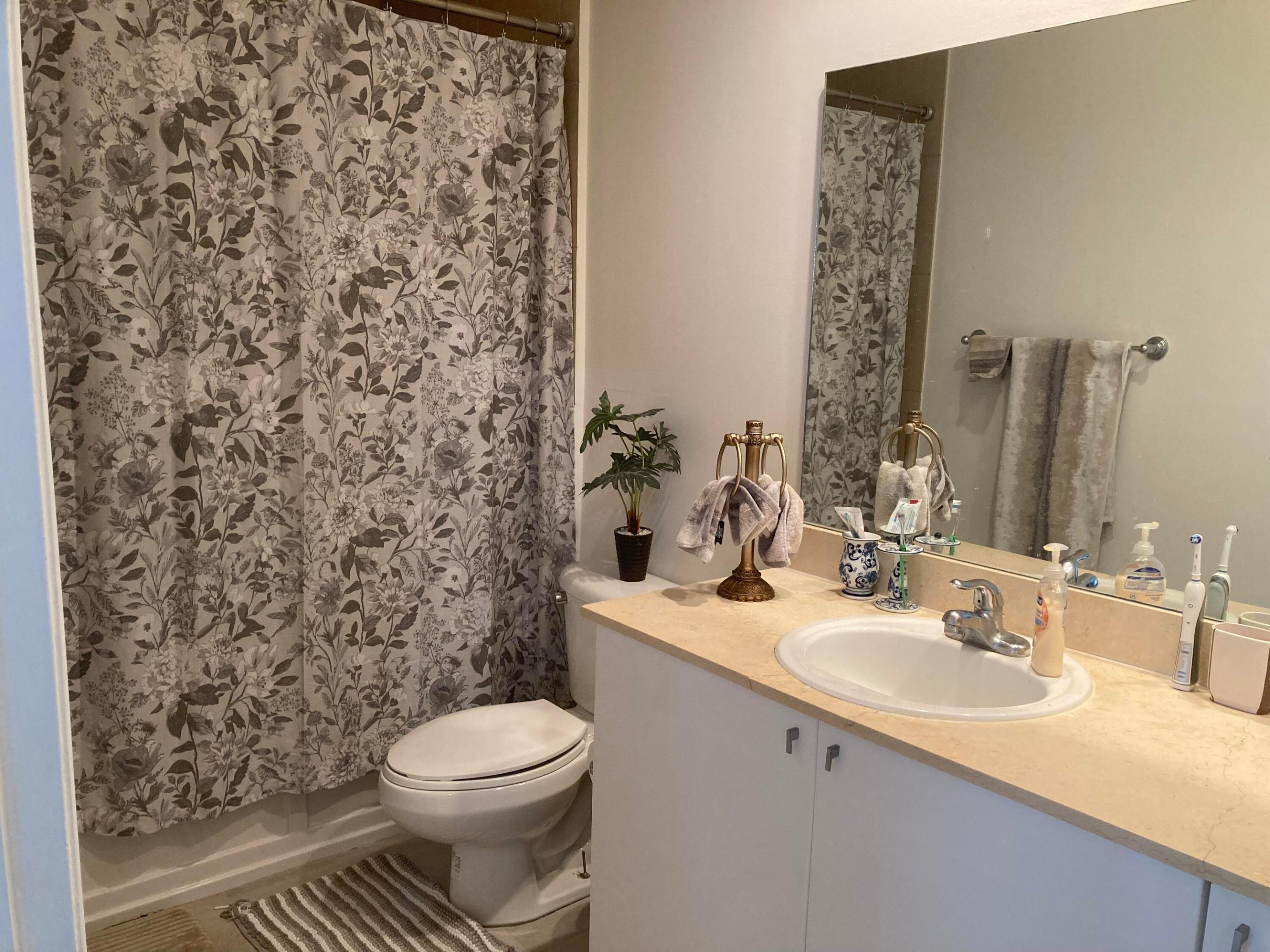 VILLA LOFTS CONDO - Residential Lease