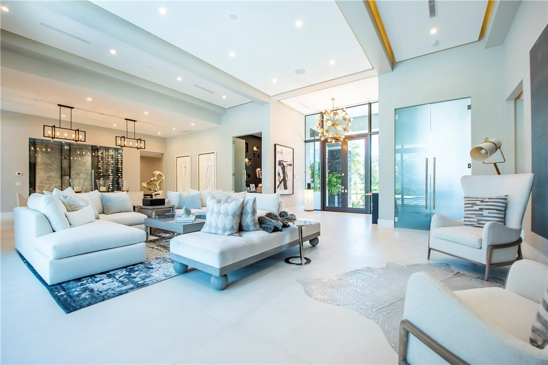 PLANTATION ACRES - Residential