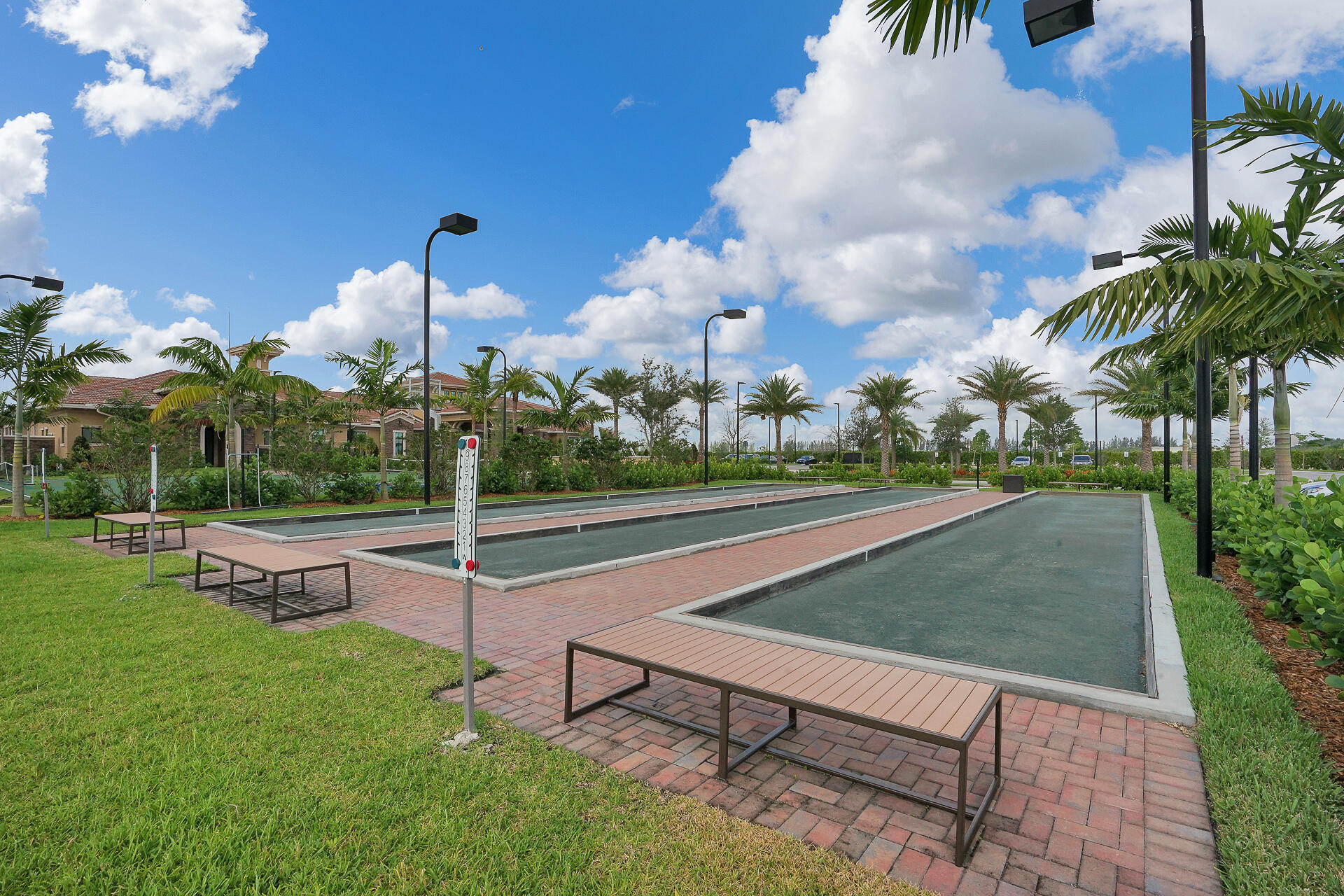 PARKLAND ROYALE - Residential