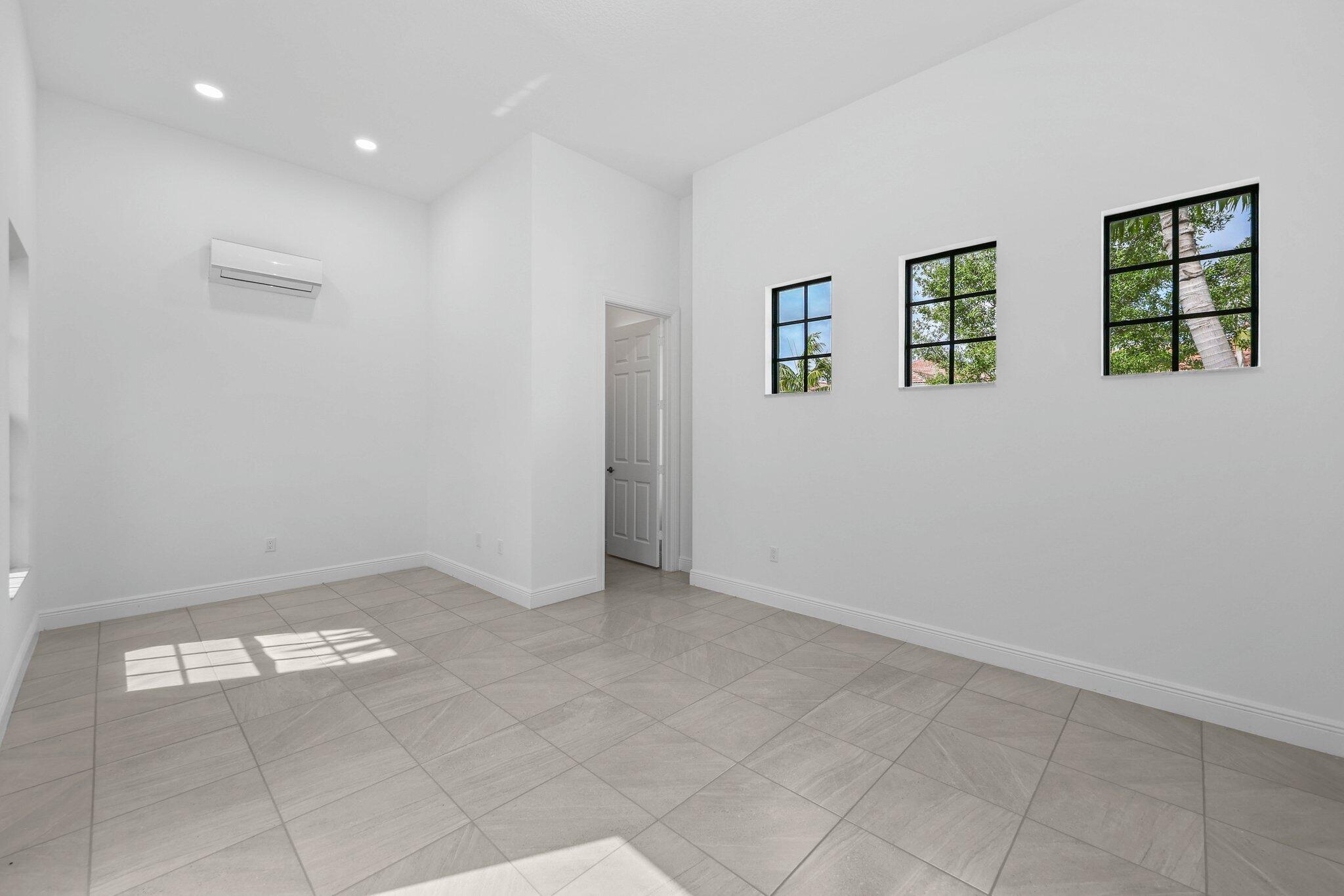 PARKLAND ROYALE - Residential