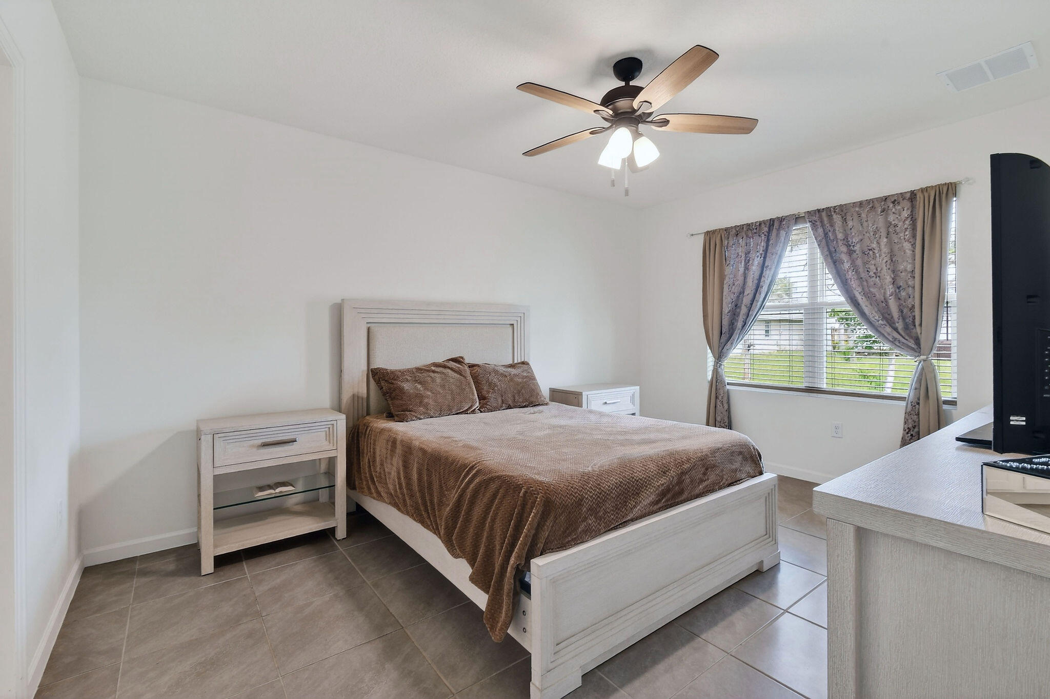 PORT ST LUCIE SECTION 8 - Residential