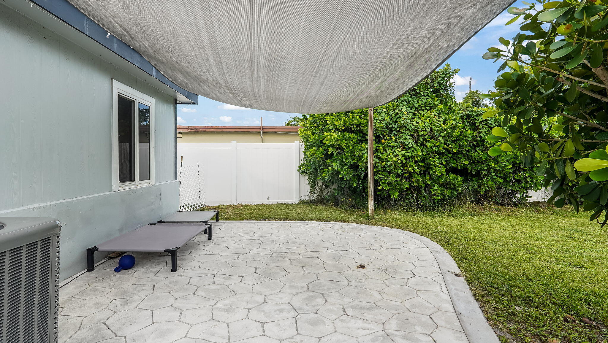 DELRAY MNR - Residential