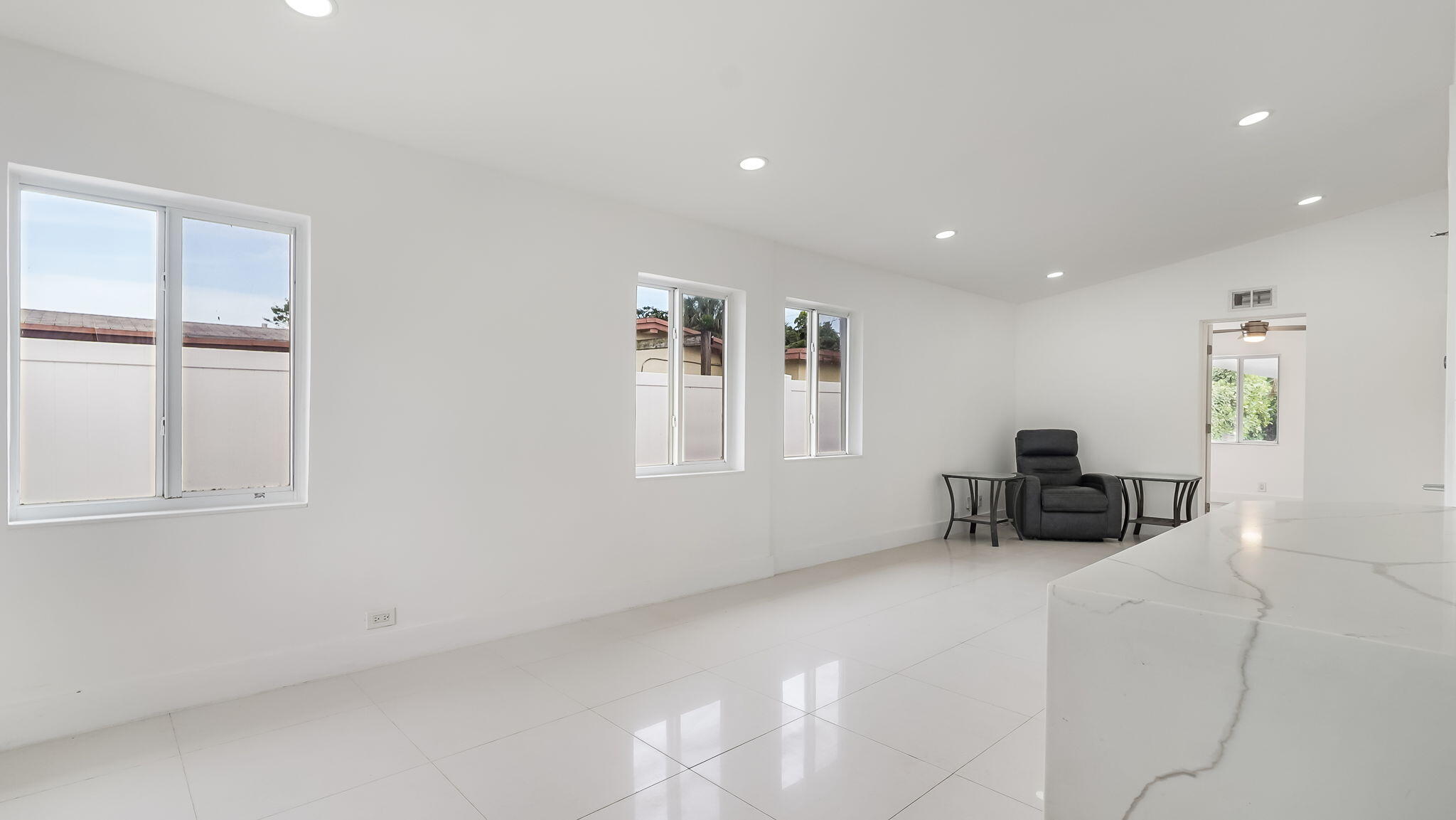 DELRAY MNR - Residential