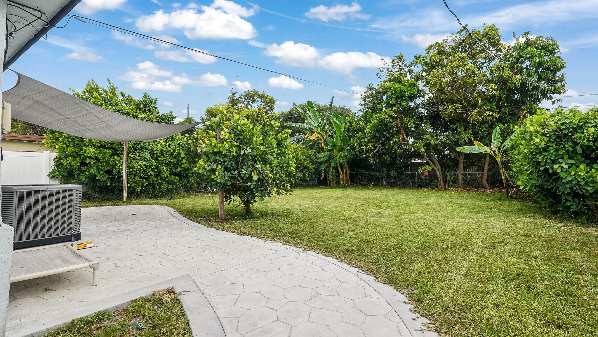 DELRAY MNR - Residential