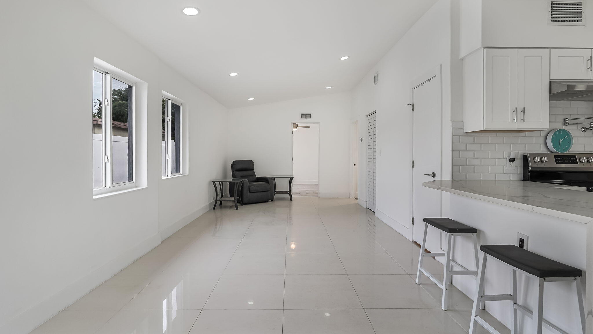 DELRAY MNR - Residential