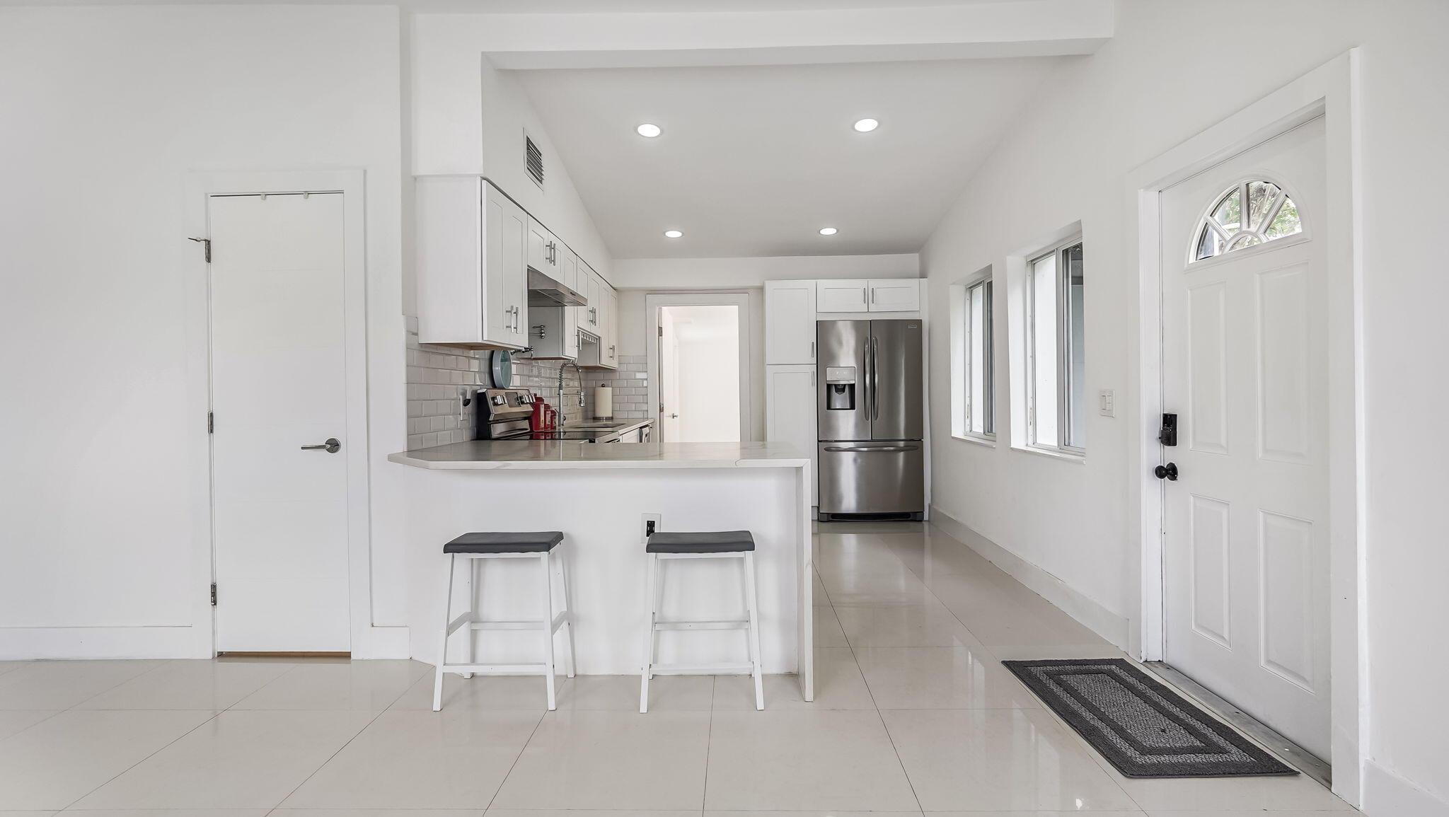 DELRAY MNR - Residential