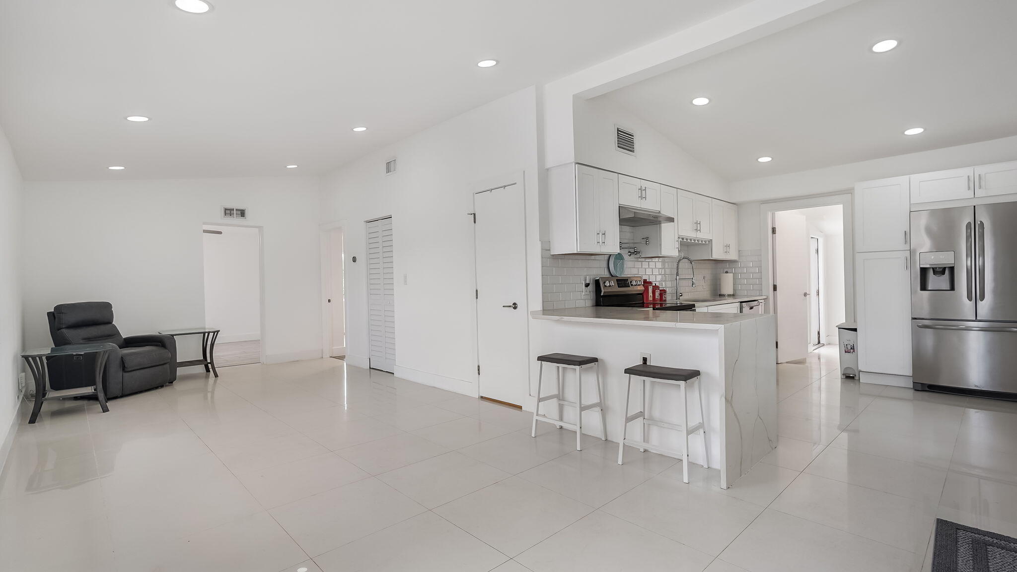 DELRAY MNR - Residential