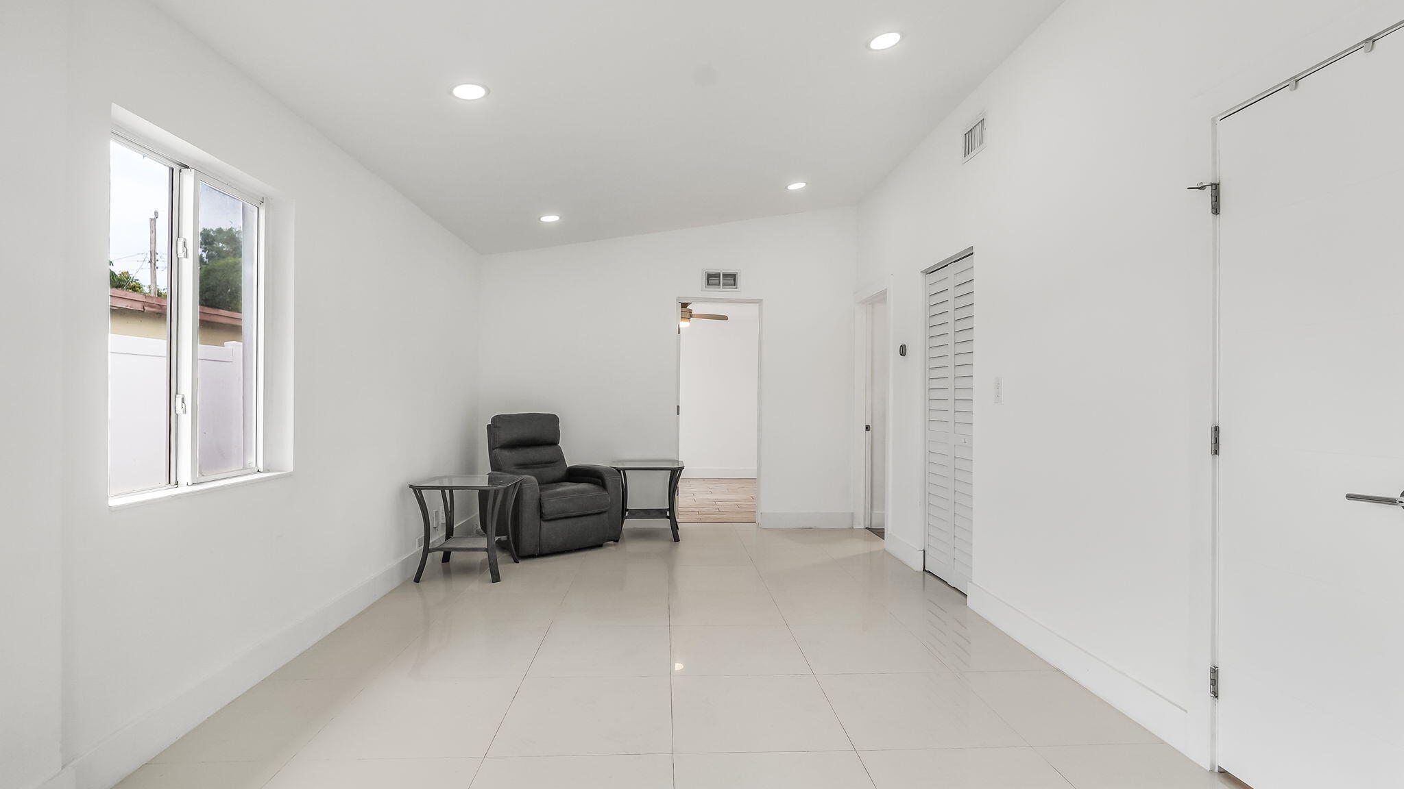 DELRAY MNR - Residential
