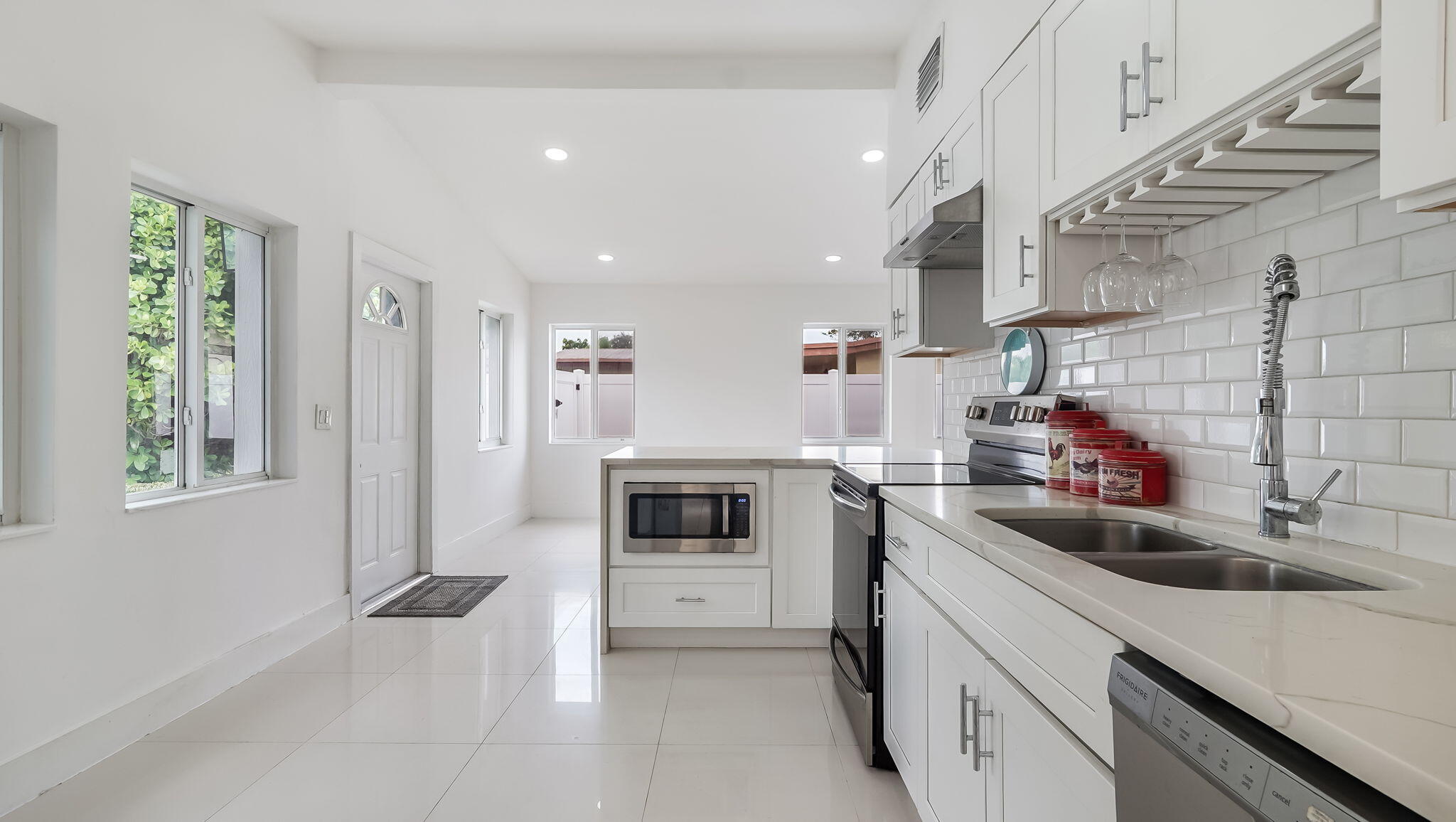 DELRAY MNR - Residential