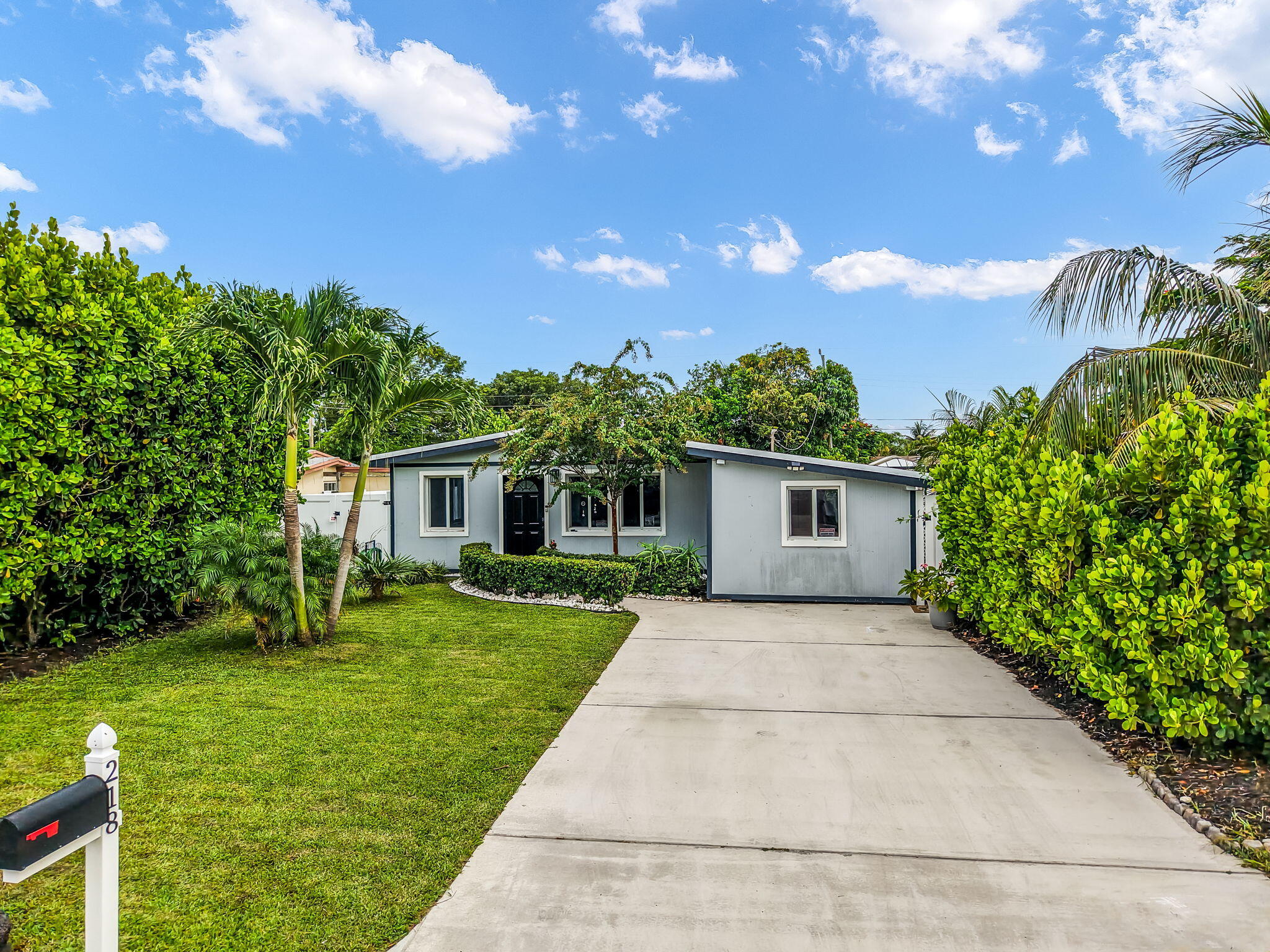 DELRAY MNR - Residential