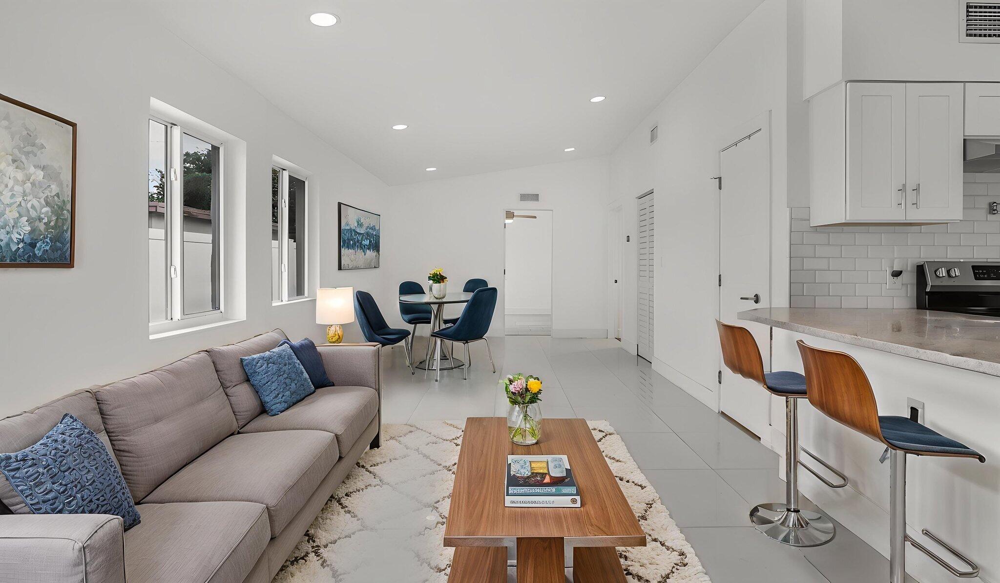 DELRAY MNR - Residential