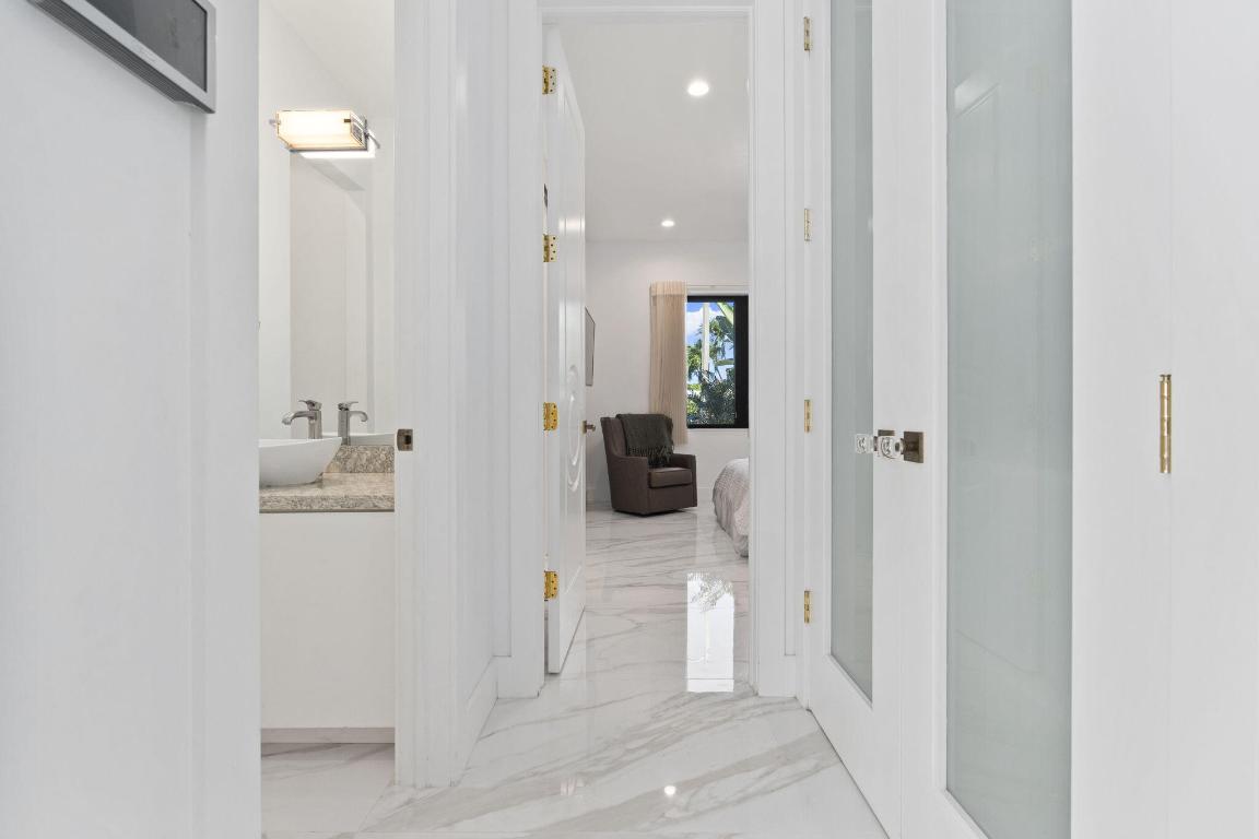 SUN & SURF CLUB COMM - Residential