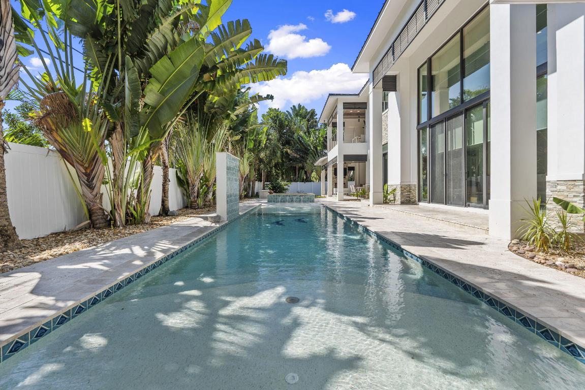 SUN & SURF CLUB COMM - Residential