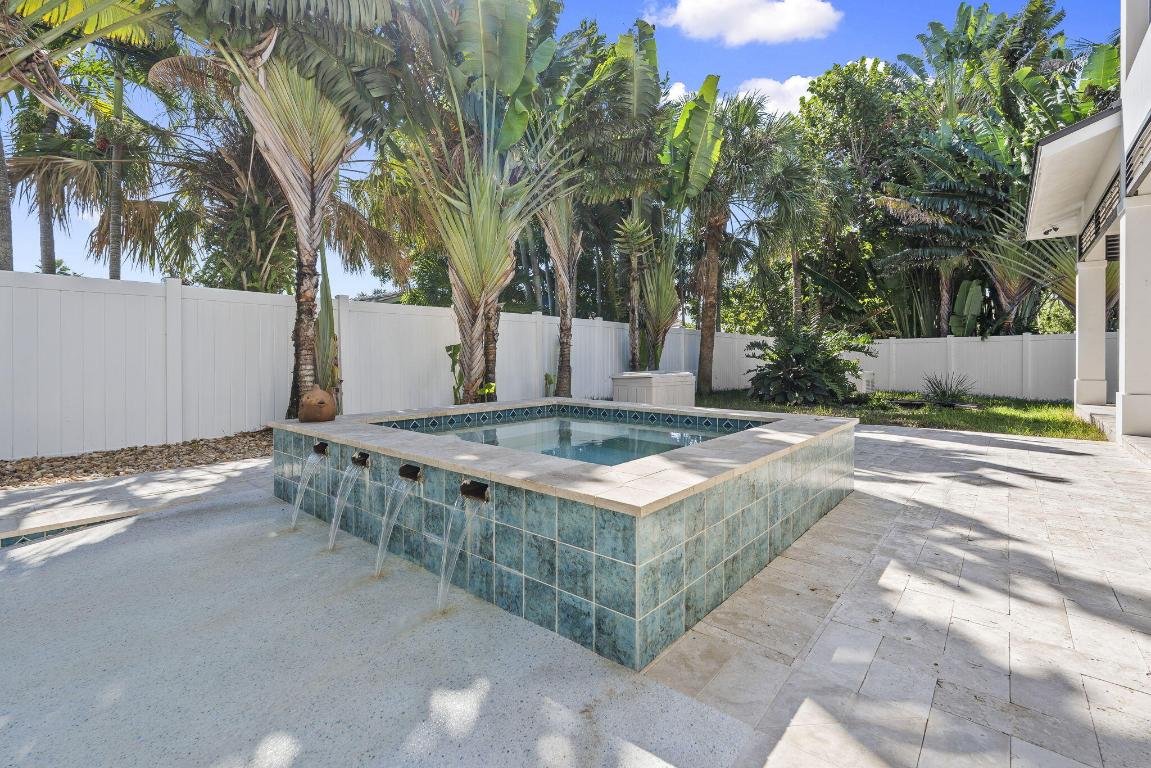 SUN & SURF CLUB COMM - Residential