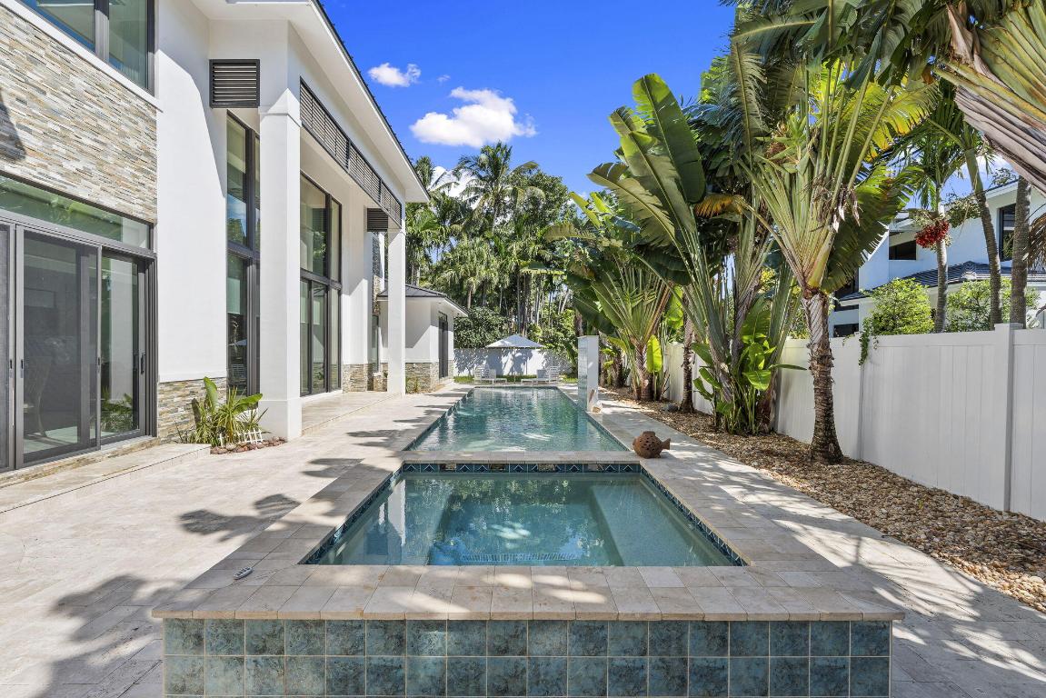 SUN & SURF CLUB COMM - Residential