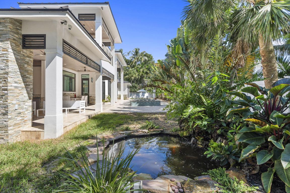 SUN & SURF CLUB COMM - Residential