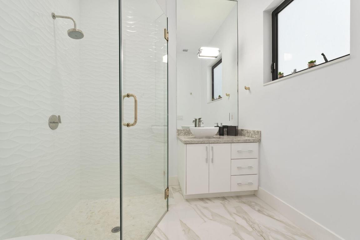 SUN & SURF CLUB COMM - Residential