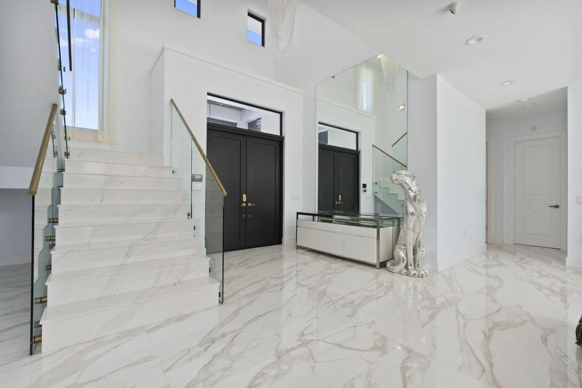SUN & SURF CLUB COMM - Residential