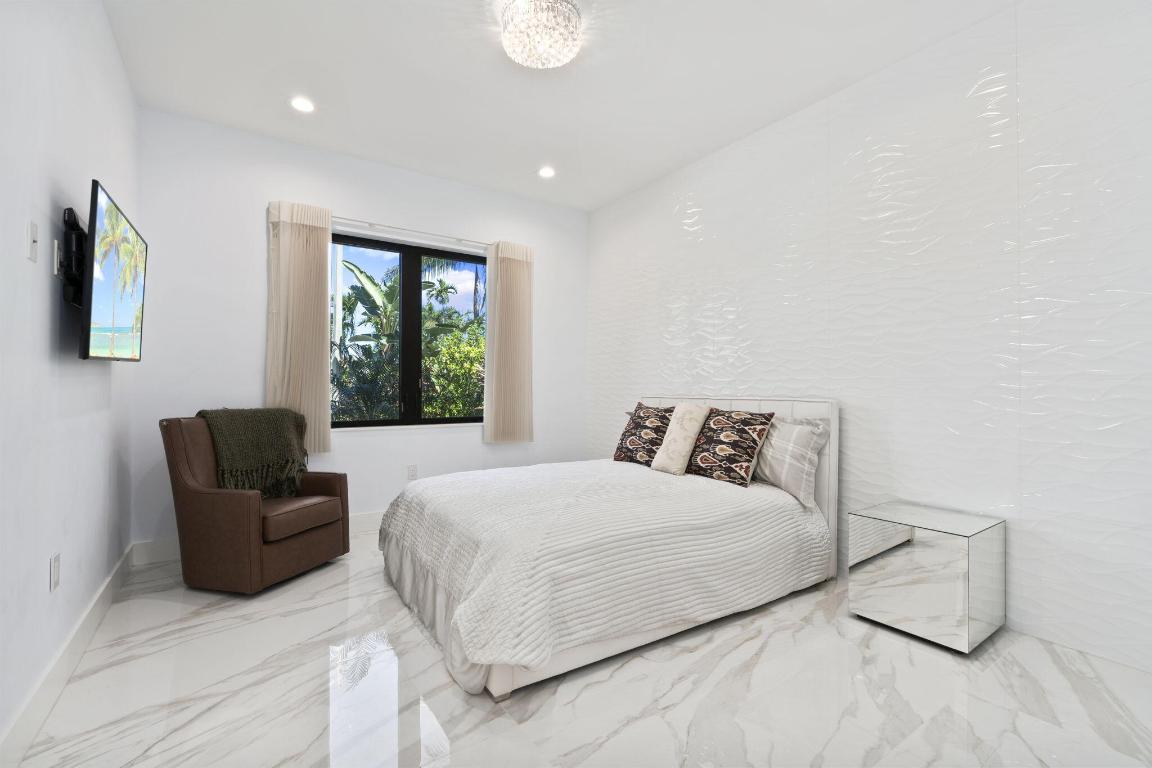 SUN & SURF CLUB COMM - Residential
