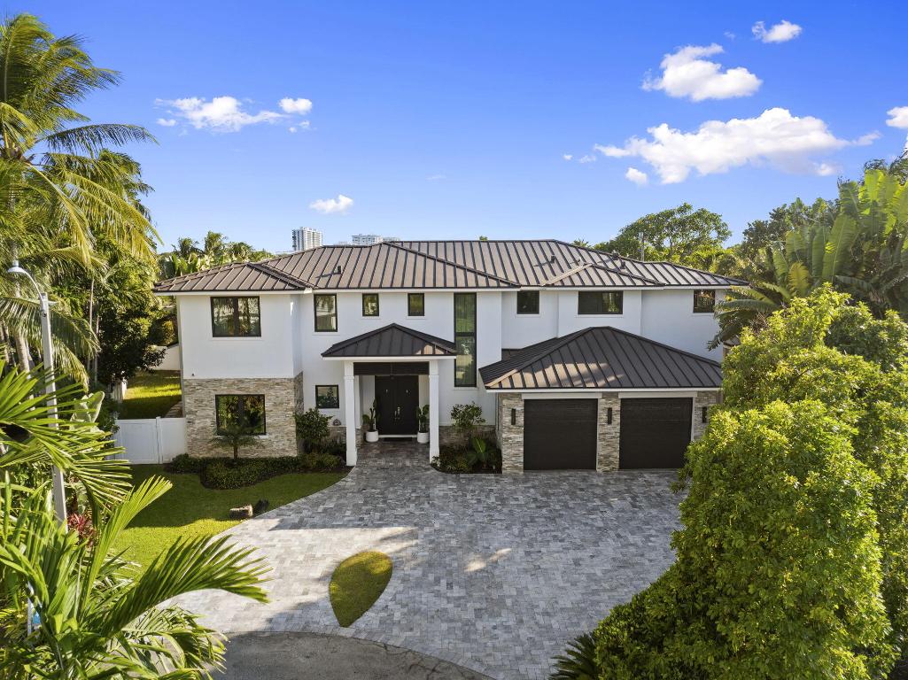 SUN & SURF CLUB COMM - Residential