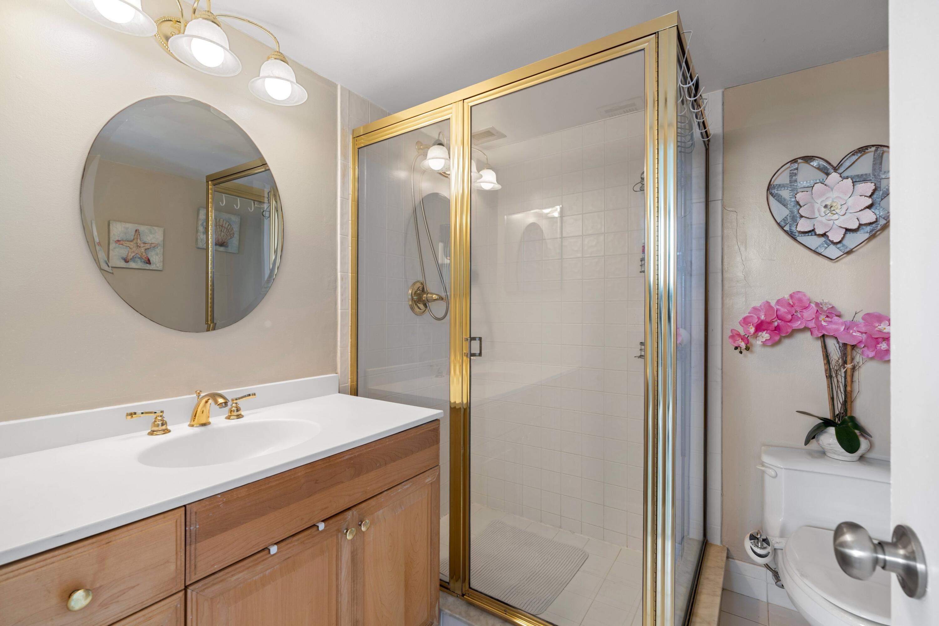HILLSBORO LE BARON CONDO APTS - Residential
