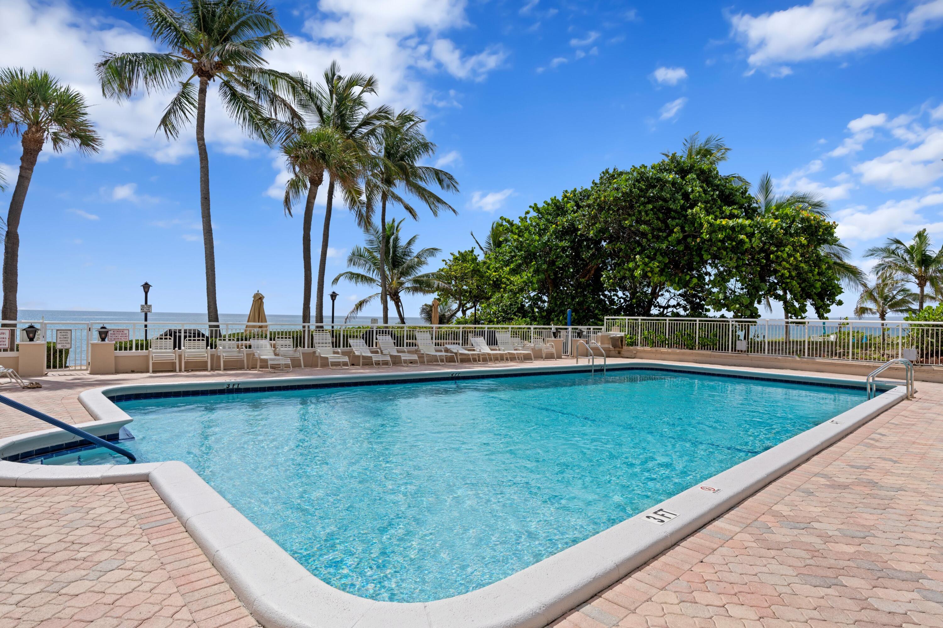 HILLSBORO LE BARON CONDO APTS - Residential