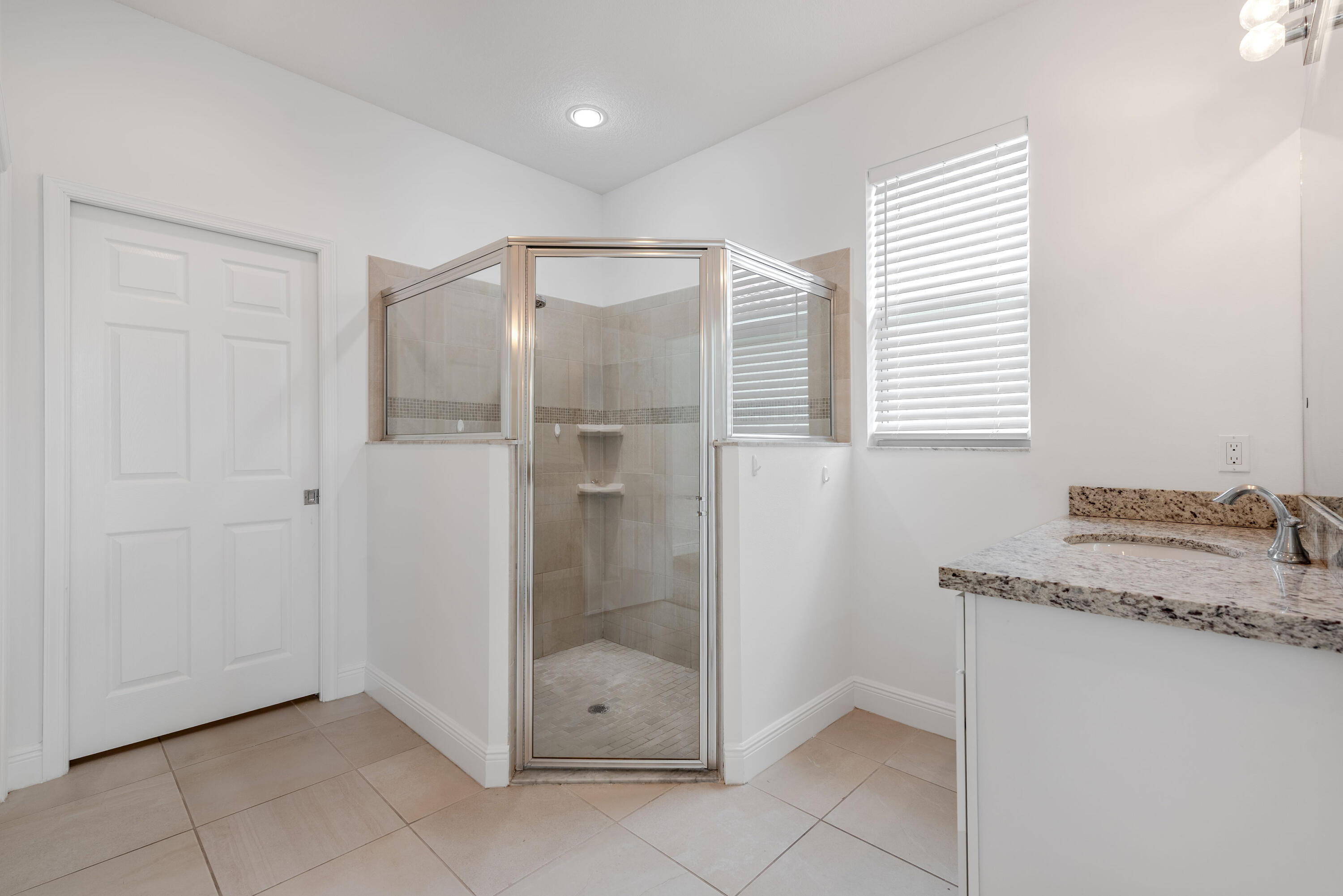 VIZCAYA FALLS PLAT 1 - Residential Lease