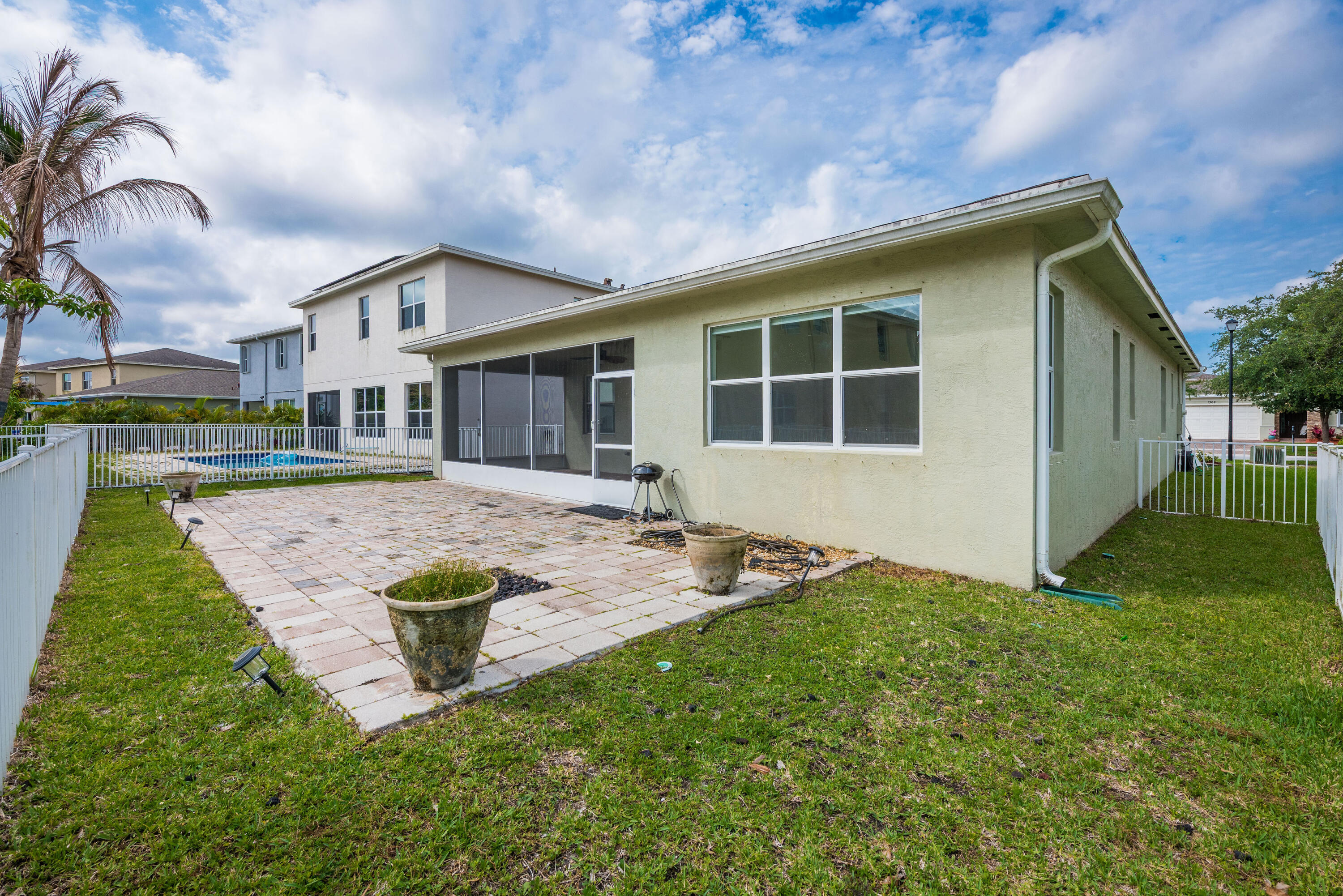 VIZCAYA FALLS PLAT 1 - Residential Lease