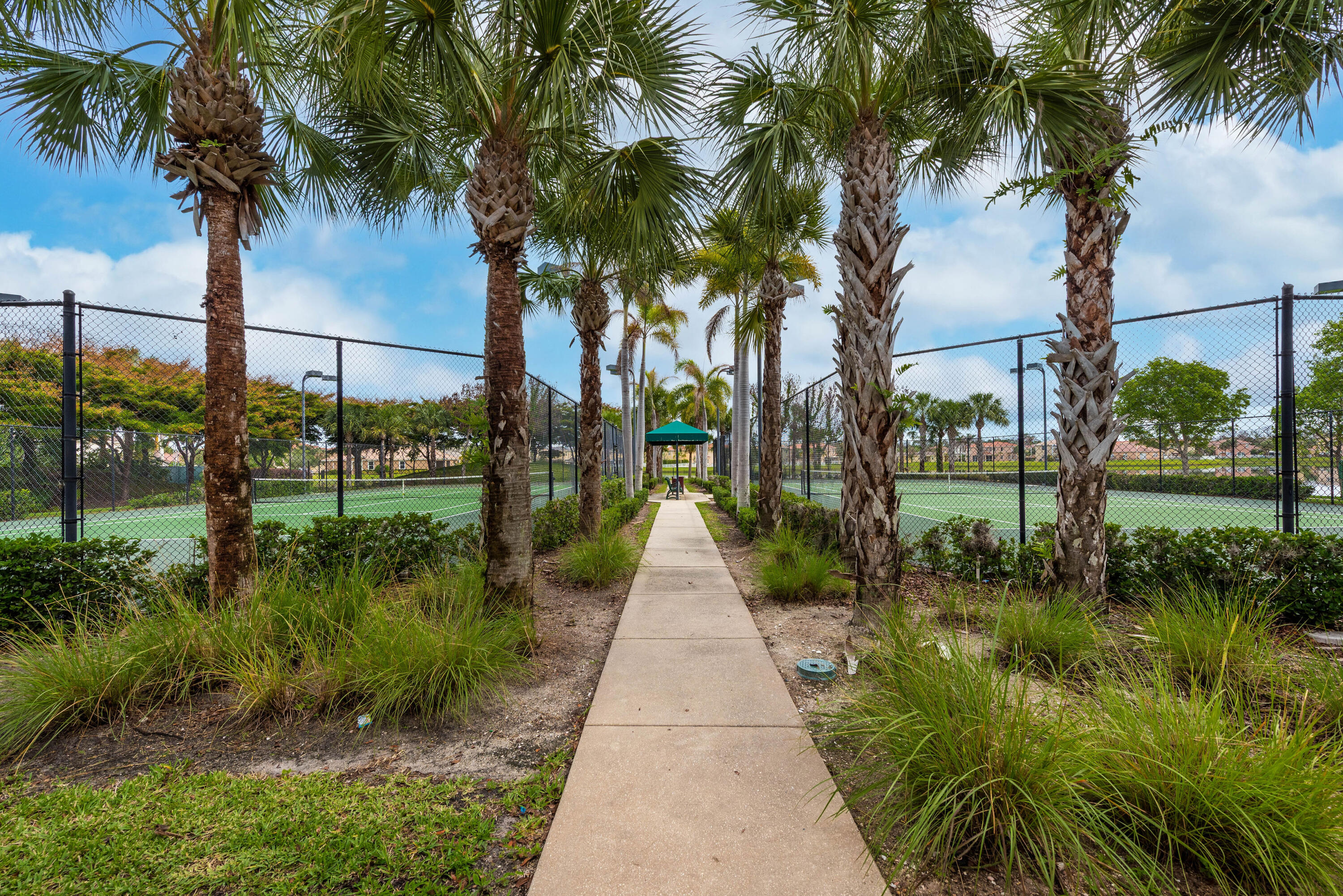 VIZCAYA FALLS PLAT 1 - Residential Lease