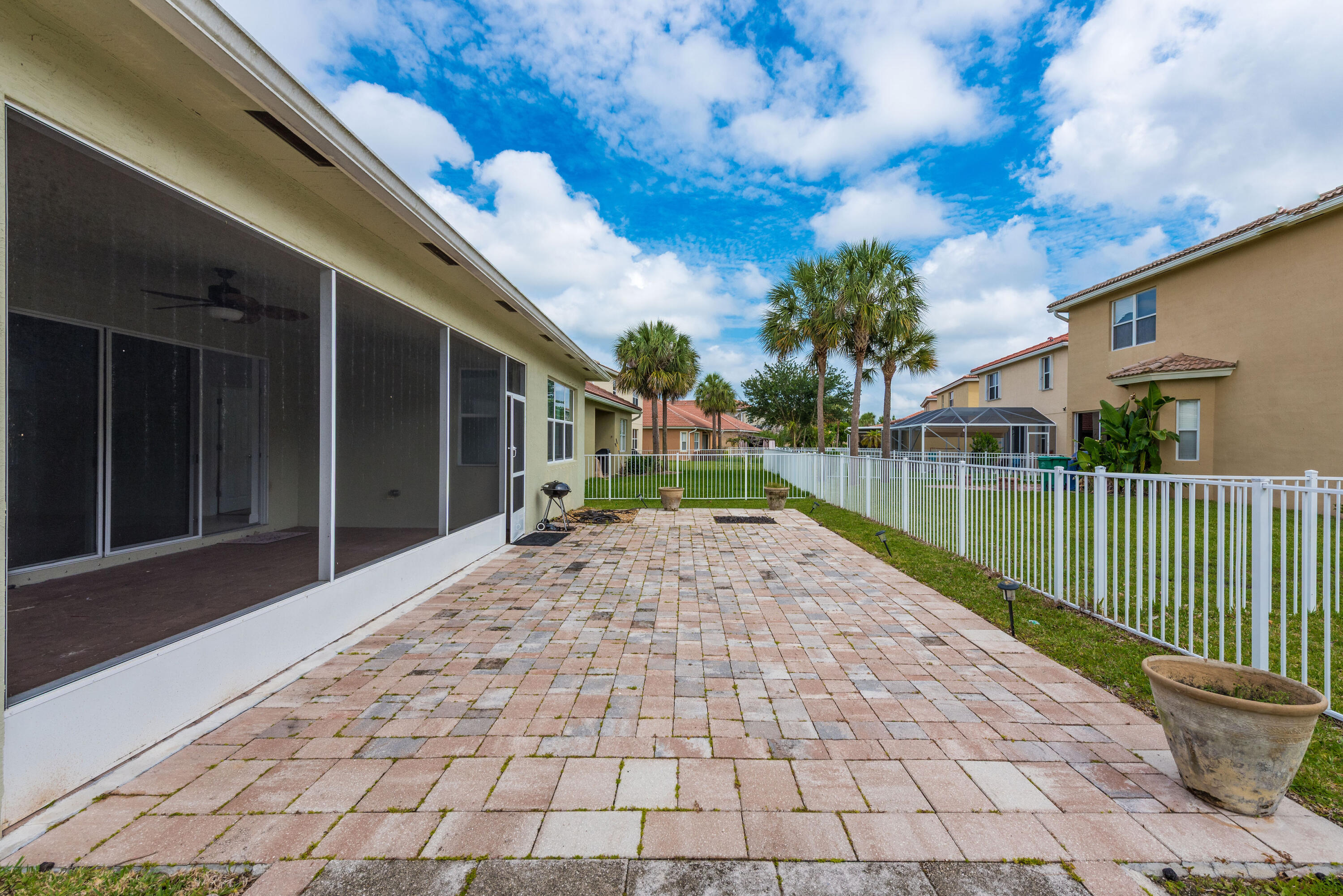 VIZCAYA FALLS PLAT 1 - Residential Lease