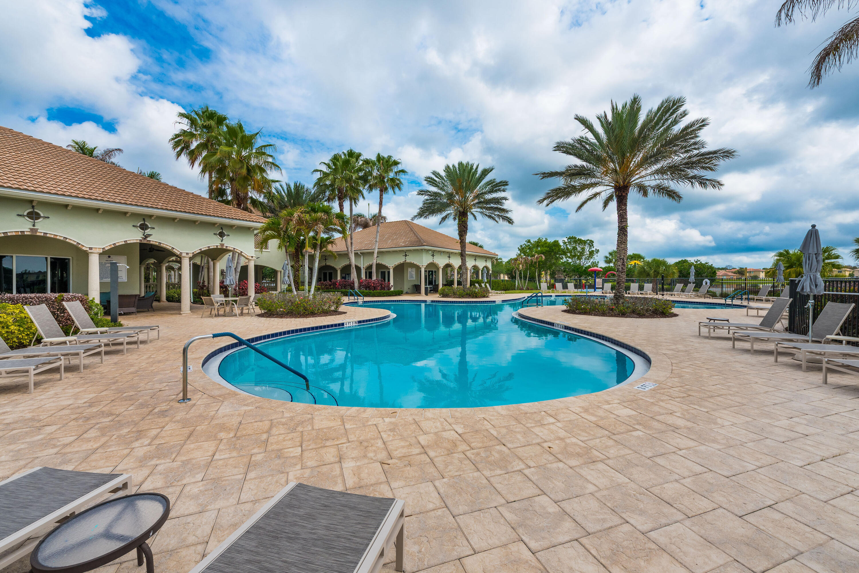VIZCAYA FALLS PLAT 1 - Residential Lease