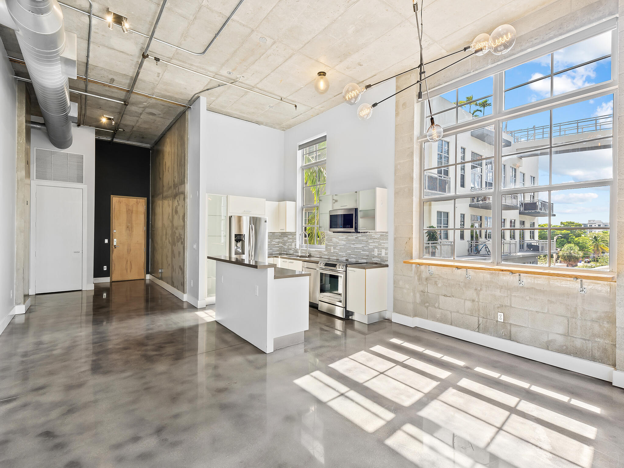 AVENUE LOFTS CONDO FIVE - Residential