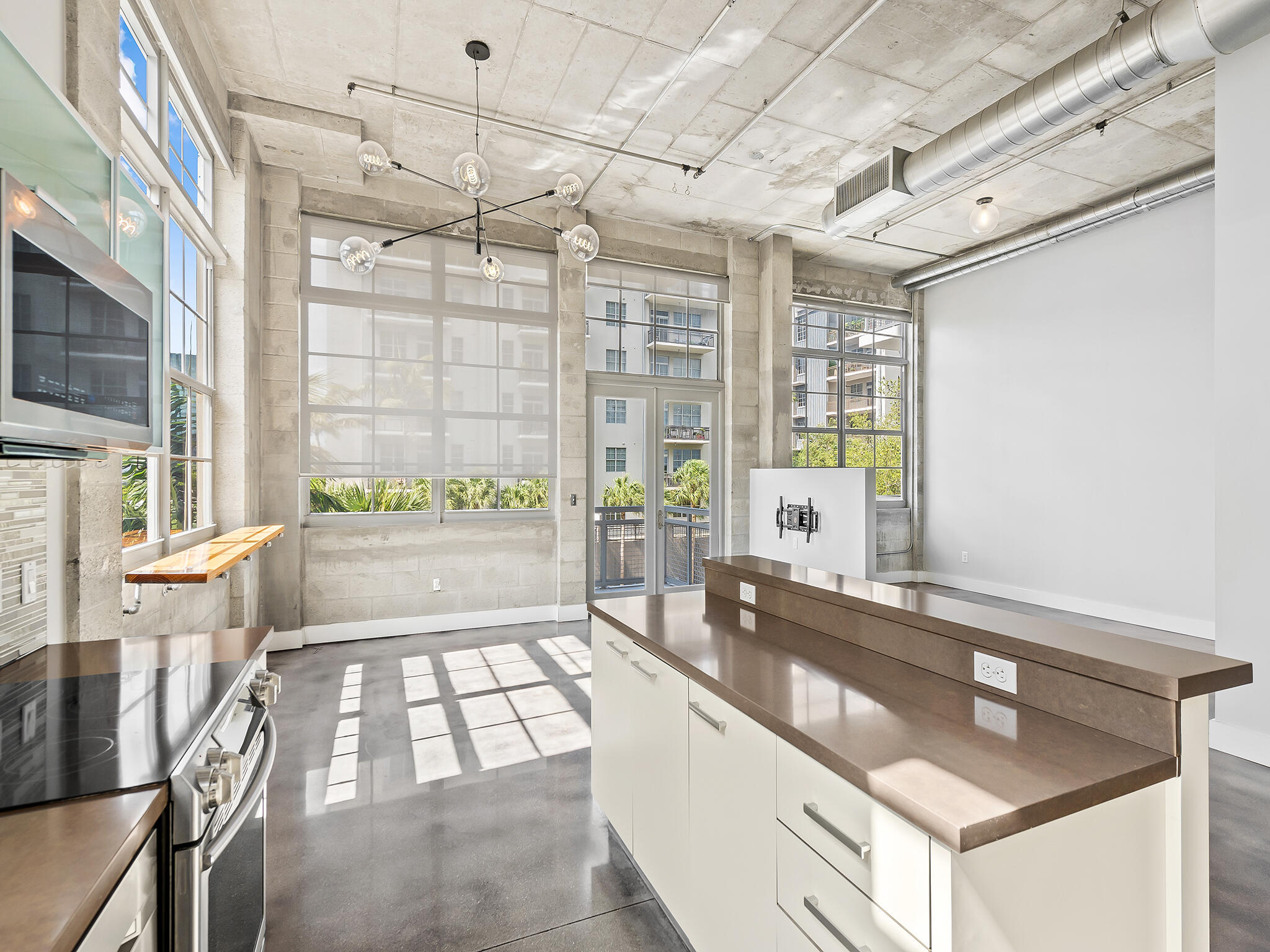 AVENUE LOFTS CONDO FIVE - Residential