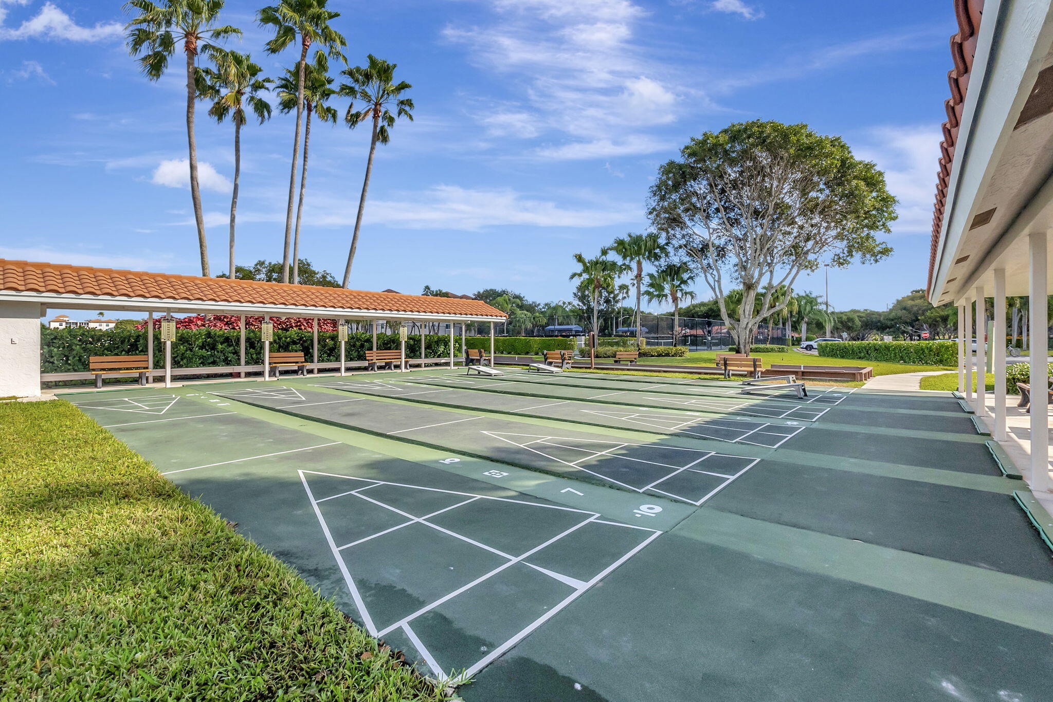 HUNTINGTON POINTE - Residential