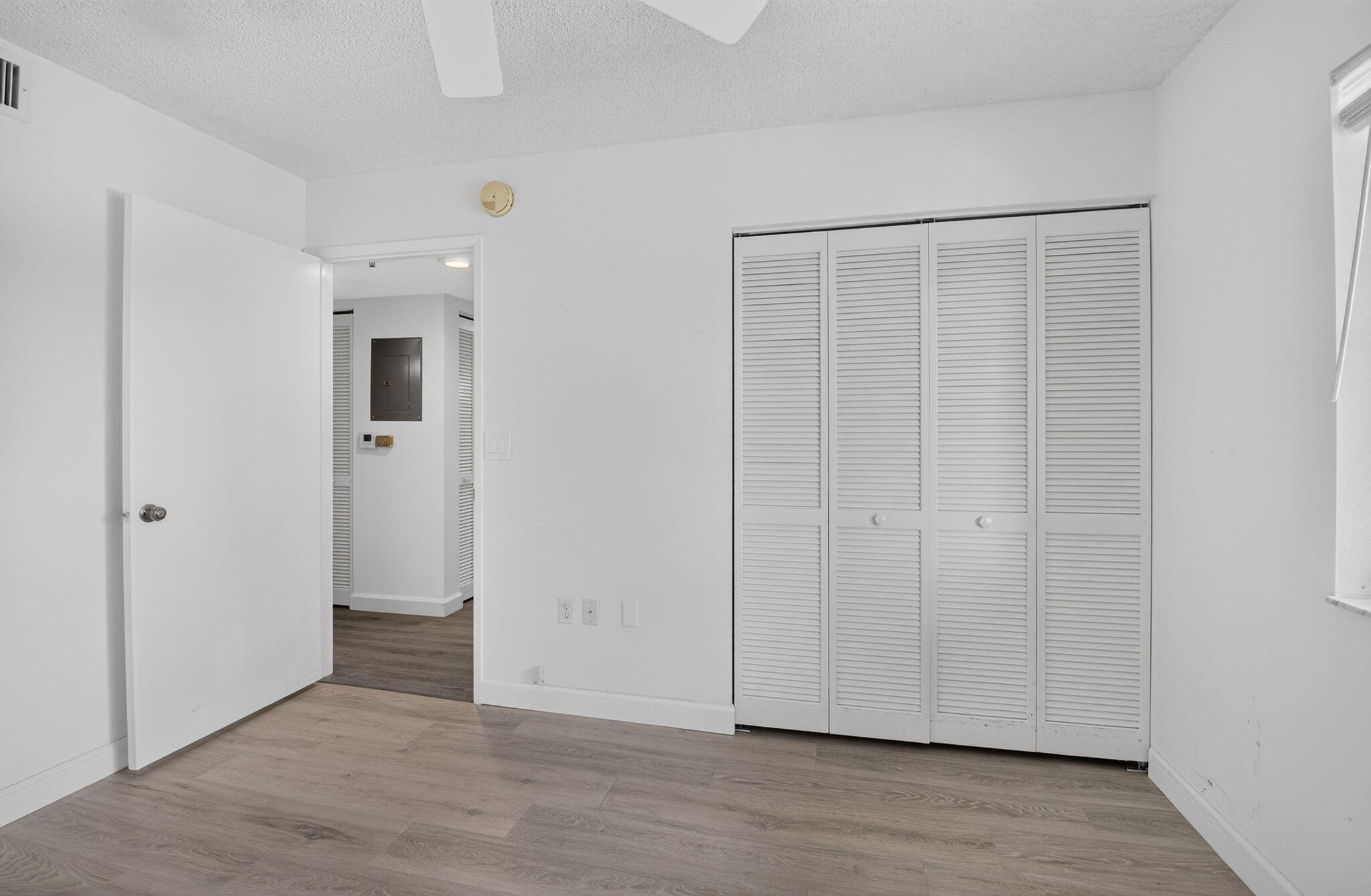 HUNTINGTON POINTE - Residential
