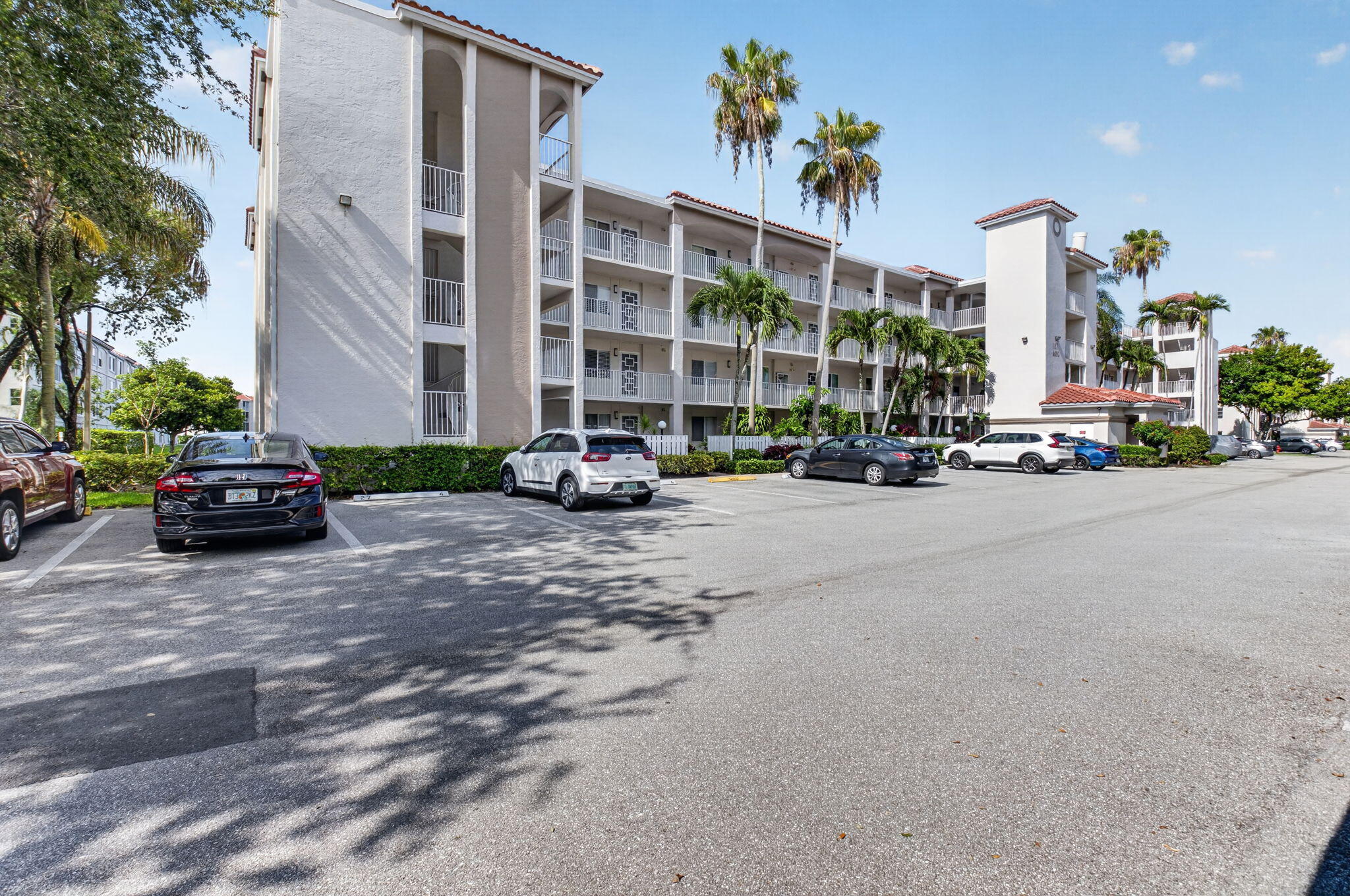 HUNTINGTON POINTE - Residential