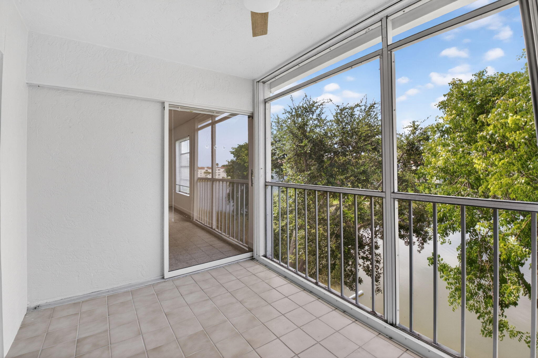HUNTINGTON POINTE - Residential