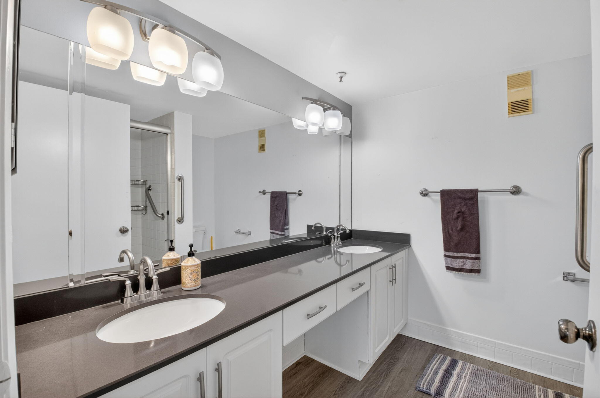 HUNTINGTON POINTE - Residential
