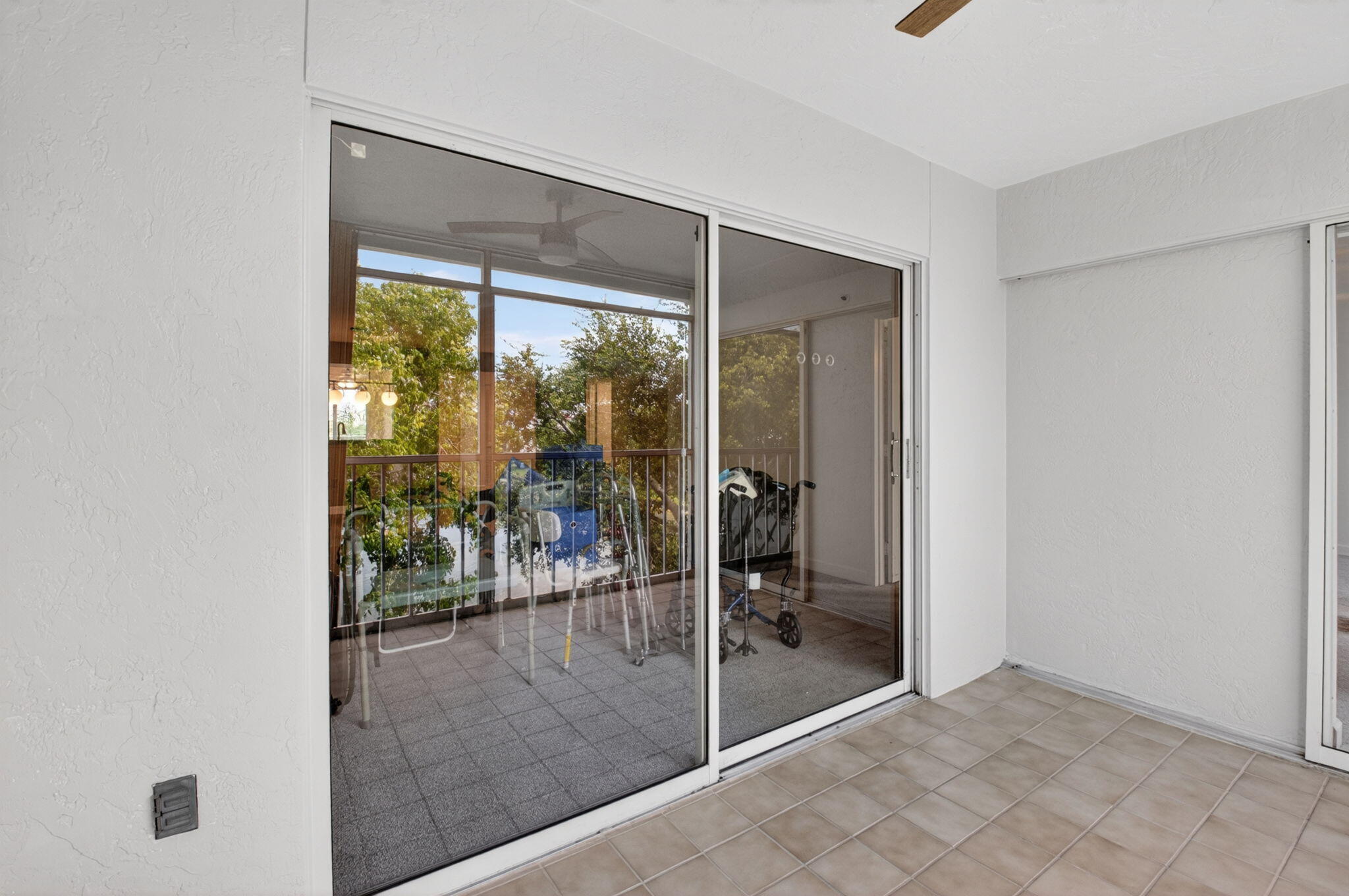 HUNTINGTON POINTE - Residential