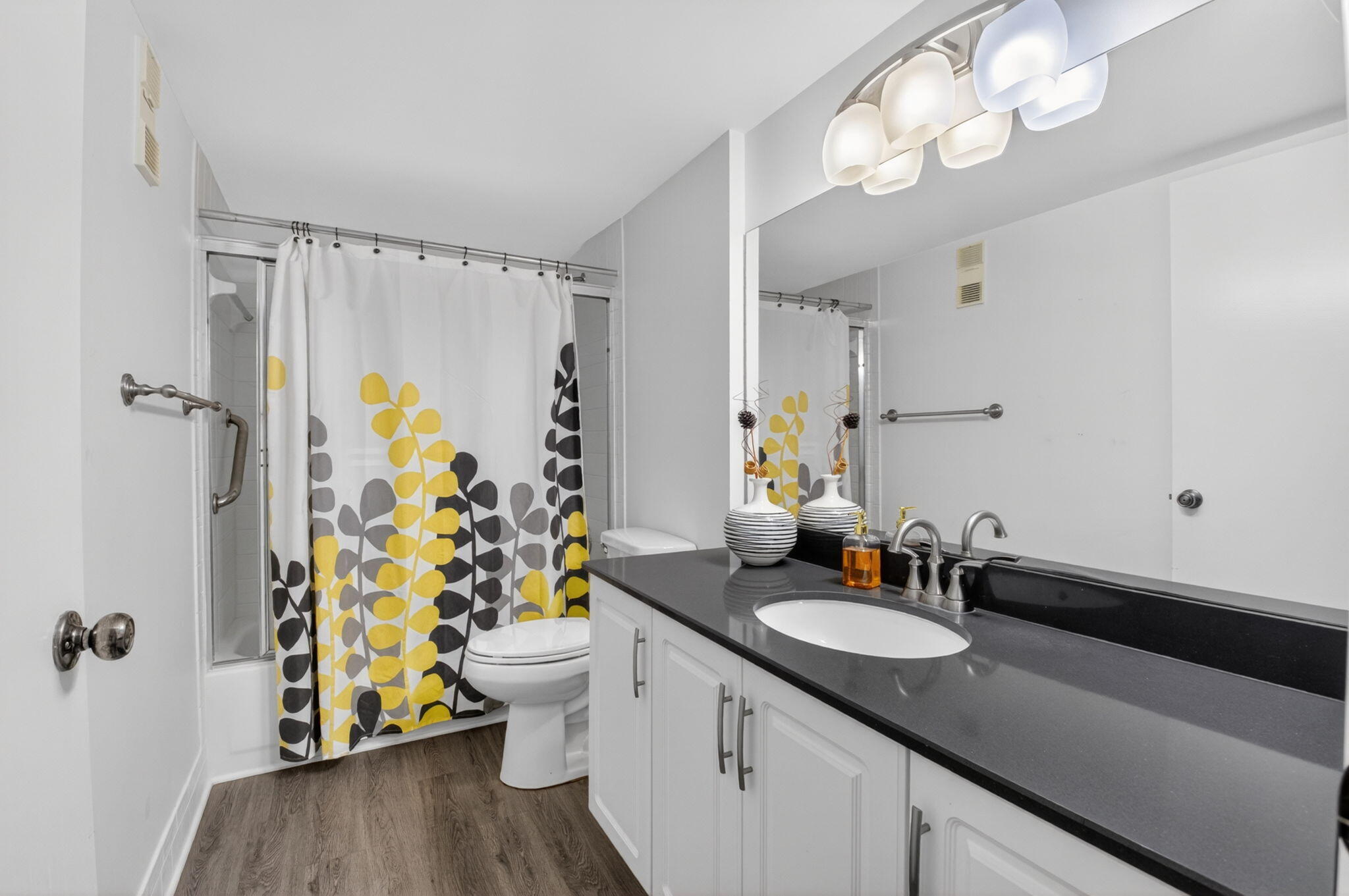 HUNTINGTON POINTE - Residential