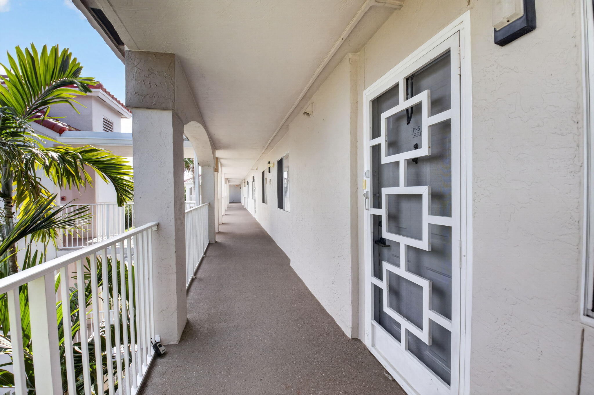 HUNTINGTON POINTE - Residential