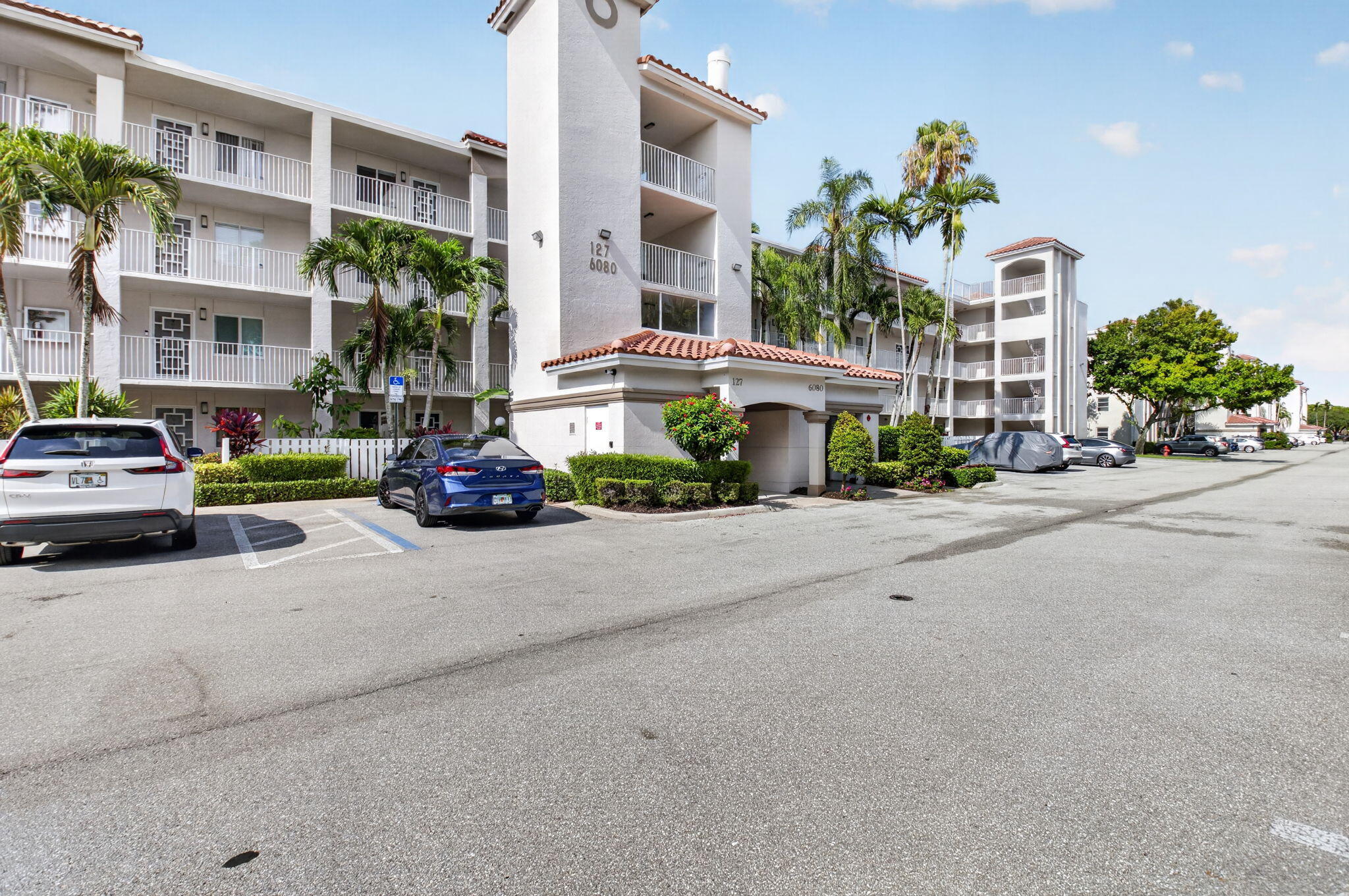 HUNTINGTON POINTE - Residential